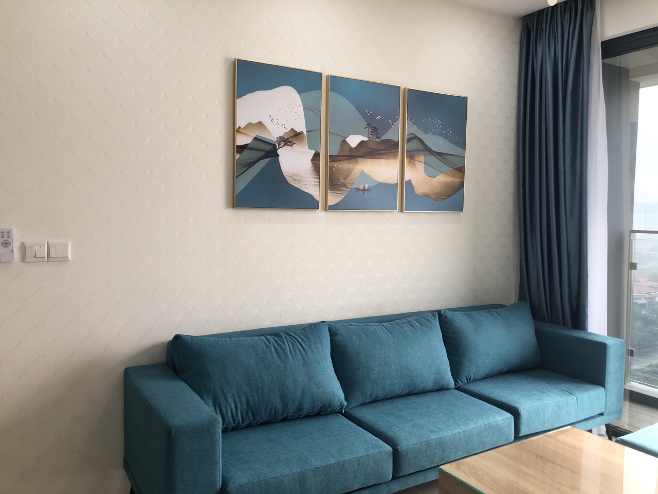 Cần cho thuê 2PN diện tích 86m², 2WC full nội thất tầng trung view sông thoáng.