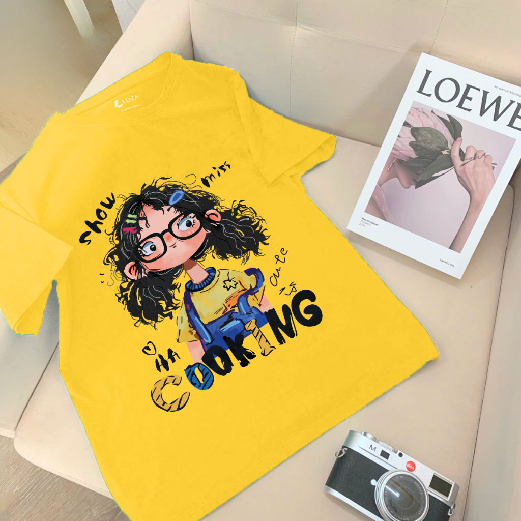 Áo thun nữ dáng rộng in hình Cô gái tóc xù Cooking chất liệu thun cotton - Loza RT8263_thumbnail_1