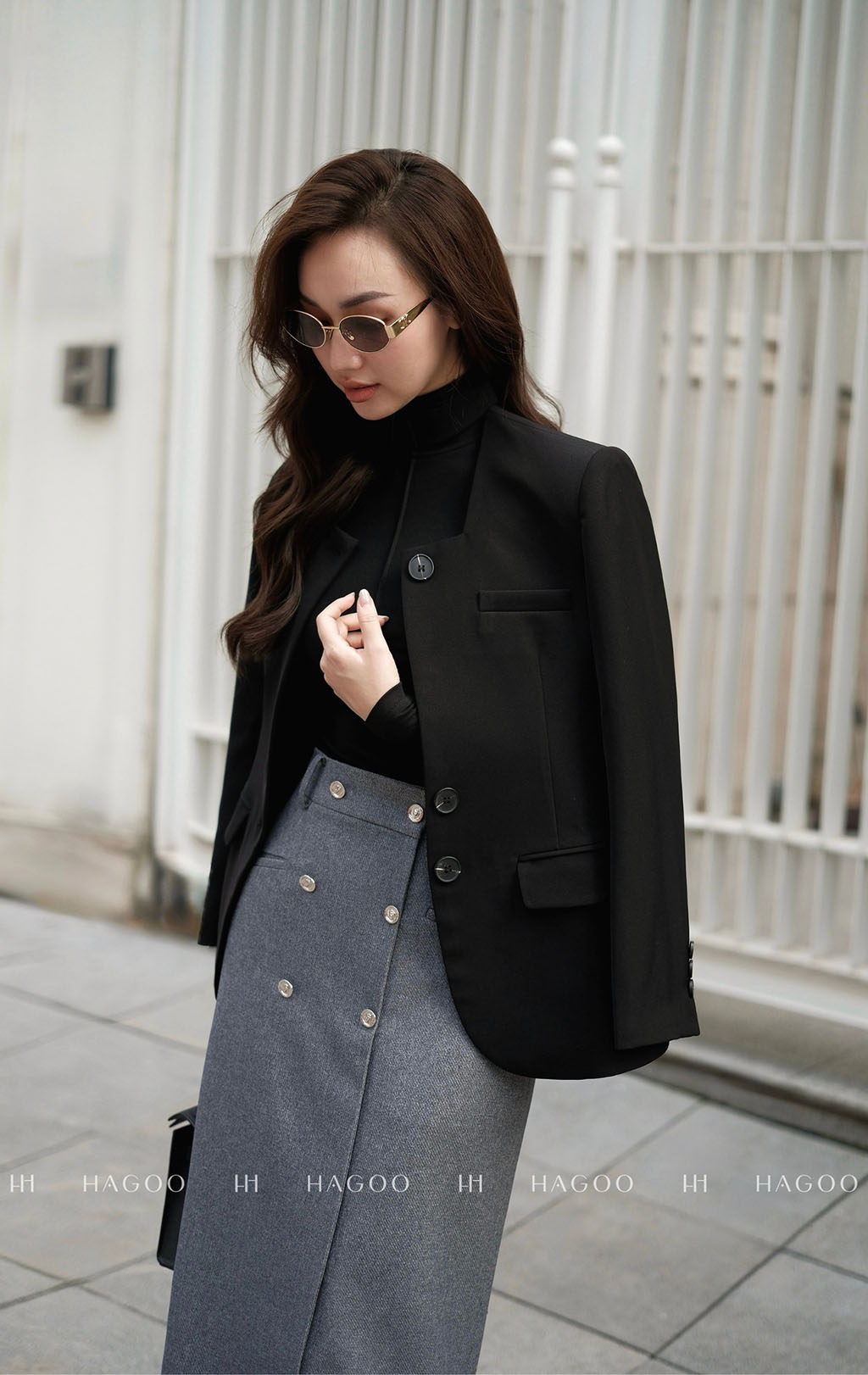 Chân váy mang lại cảm giác tự tin và chỉn chu trong từng bước đi