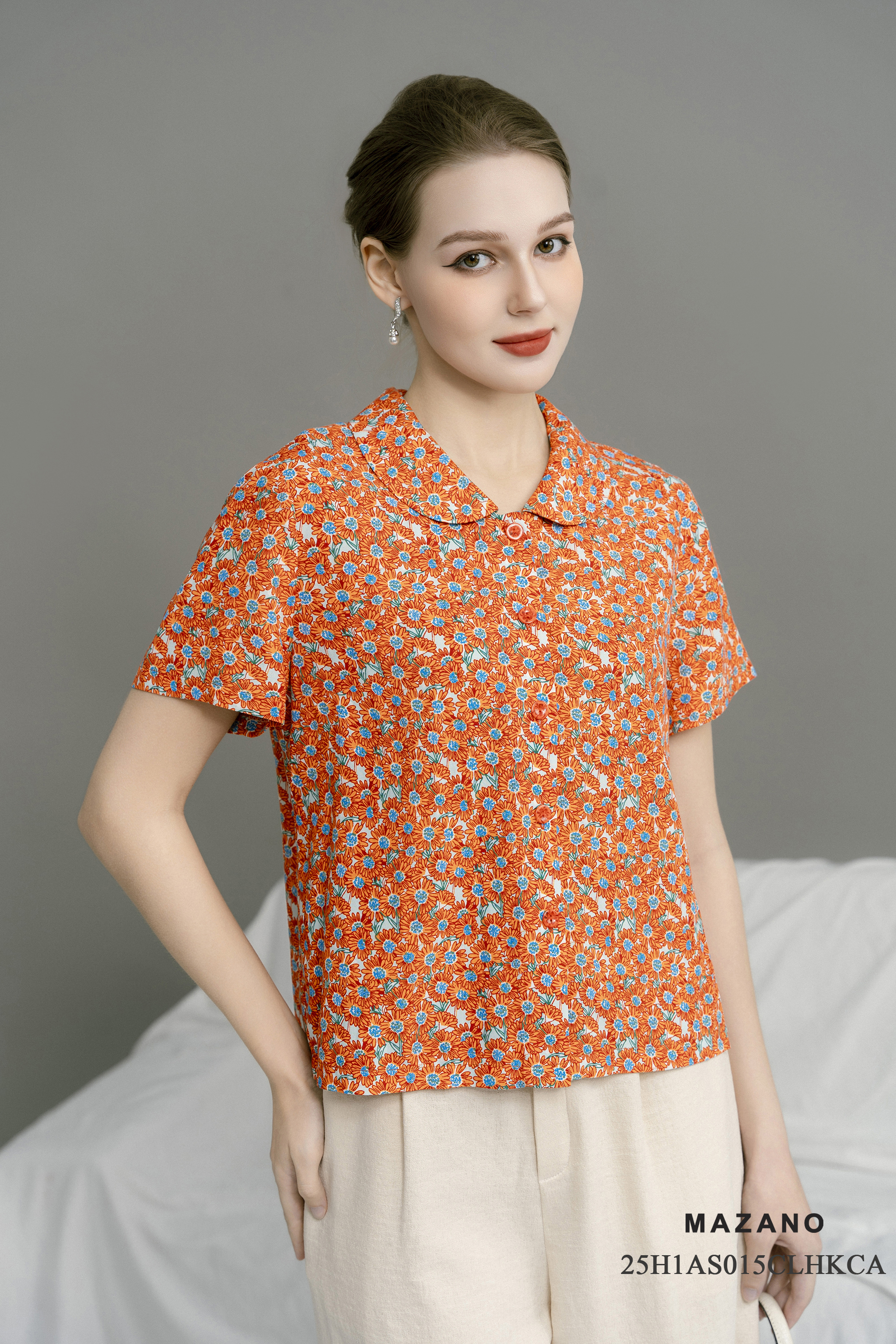 Áo top suông cài khuy Họa tiết hoa cách điệu Cổ bẻ Tay ngắn Dài dưới eo