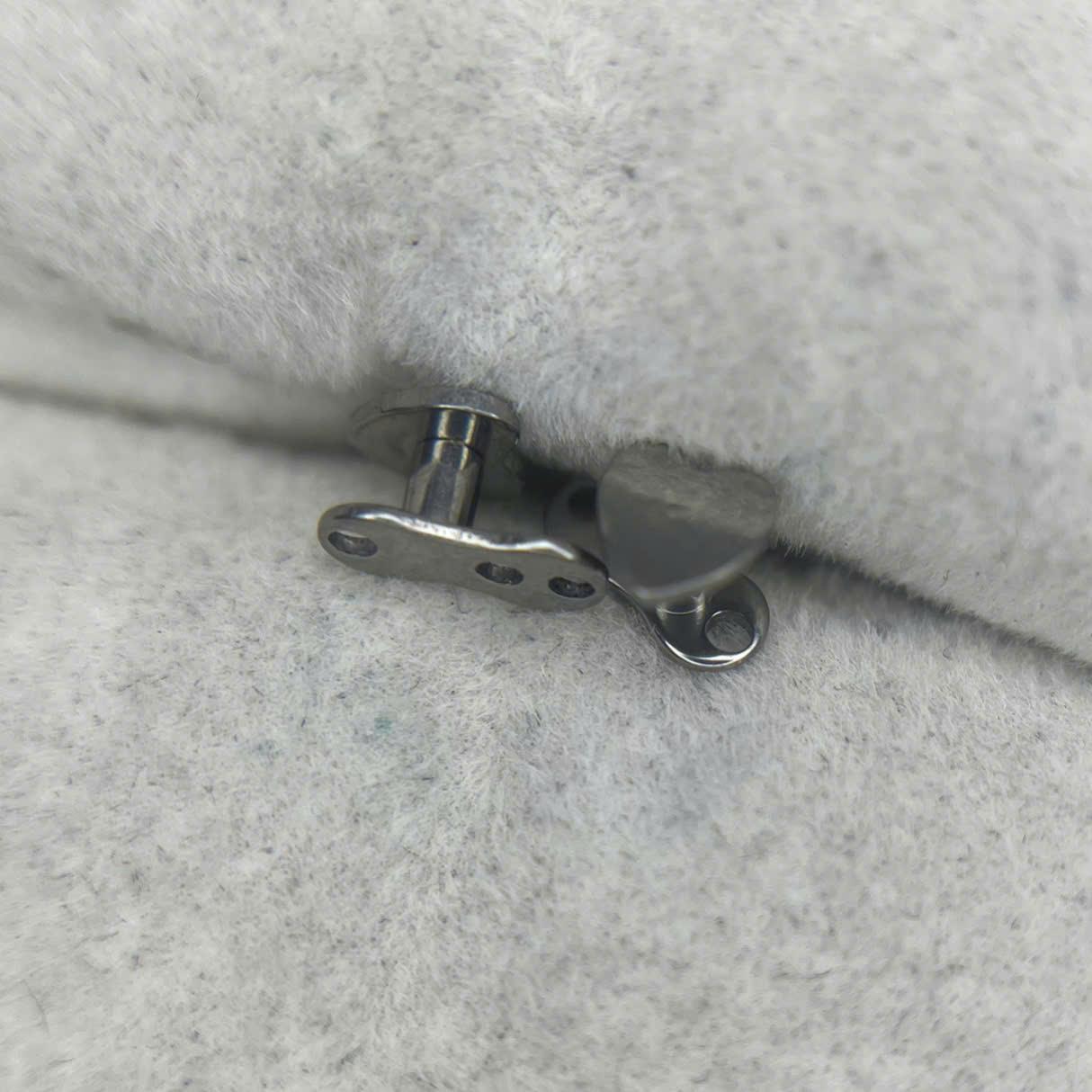 Khuyên cấy titan hình trái tim._thumbnail_2