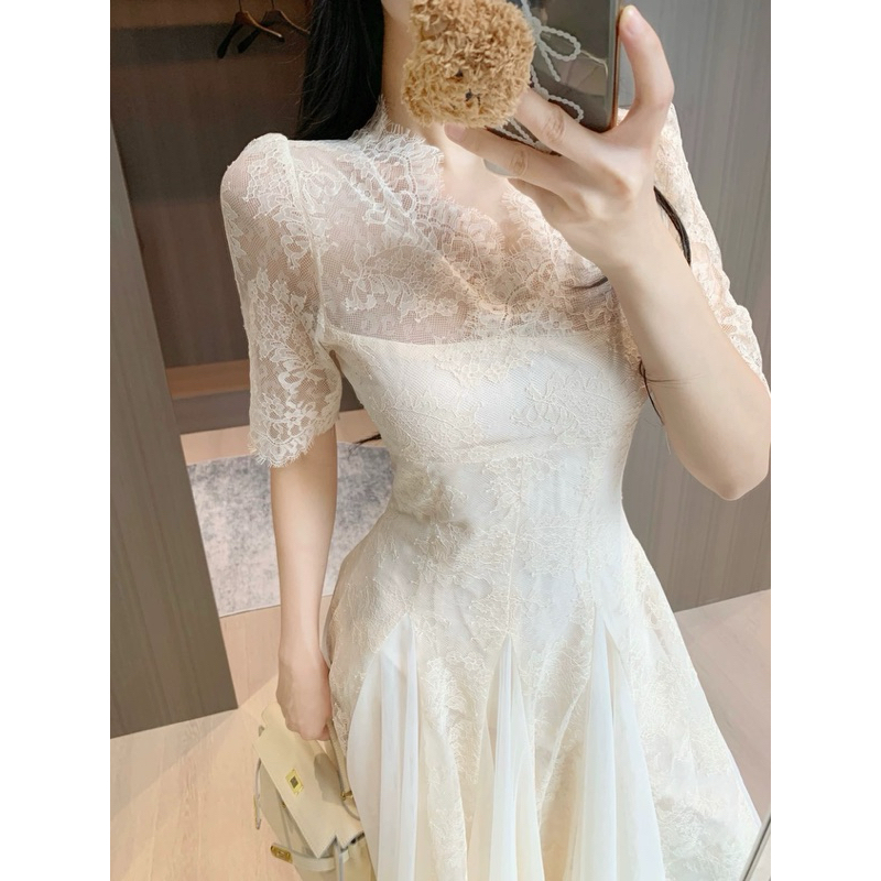 Váy ren trắng dáng bồng xoè phong cách tiểu thư, đầm trắng phối ren tay lỡ dáng dài nữ tính Logastore_L211