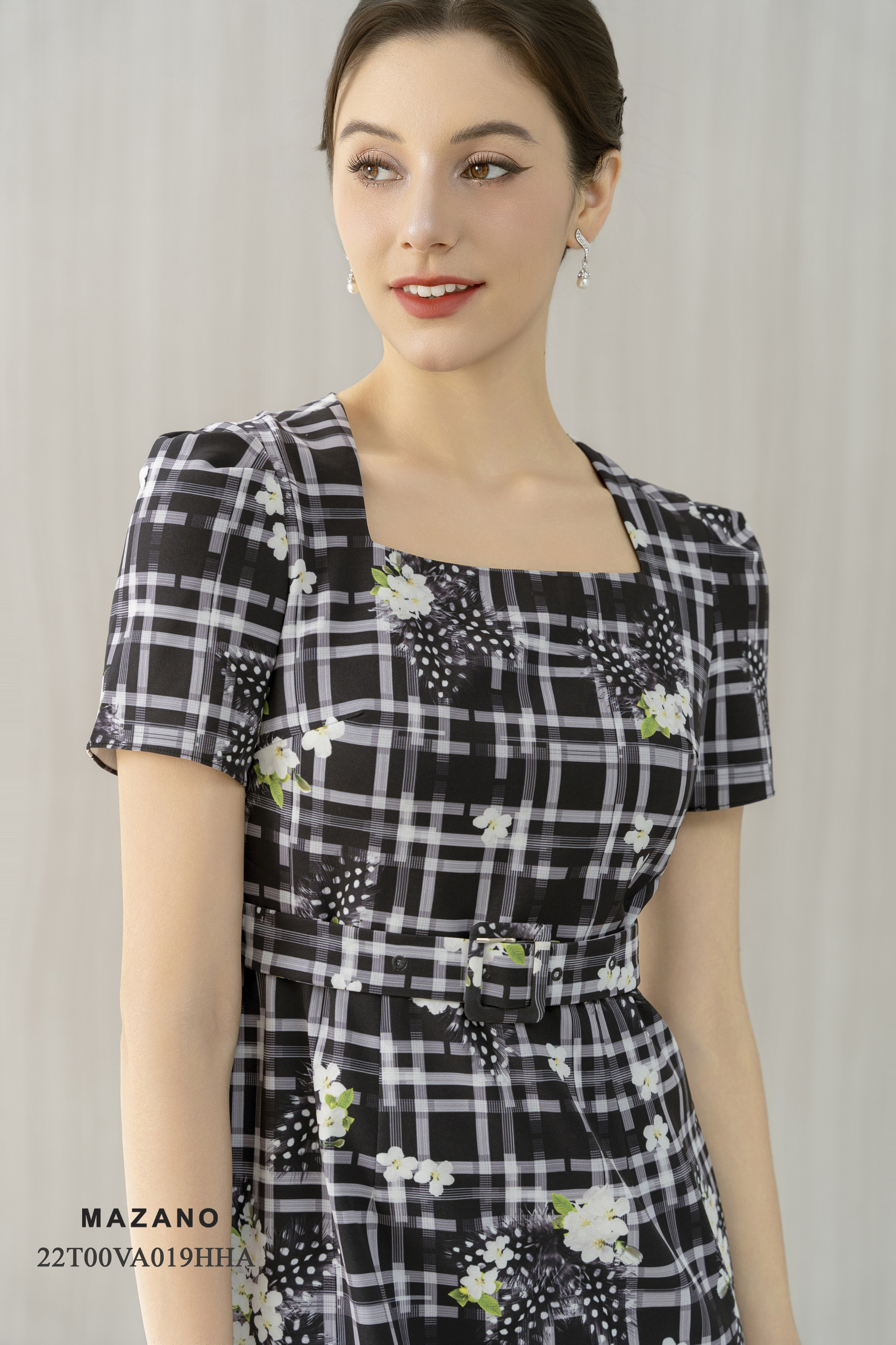 Đầm ôm đen kẻ ô vuông hoa trắng_thumbnail_3