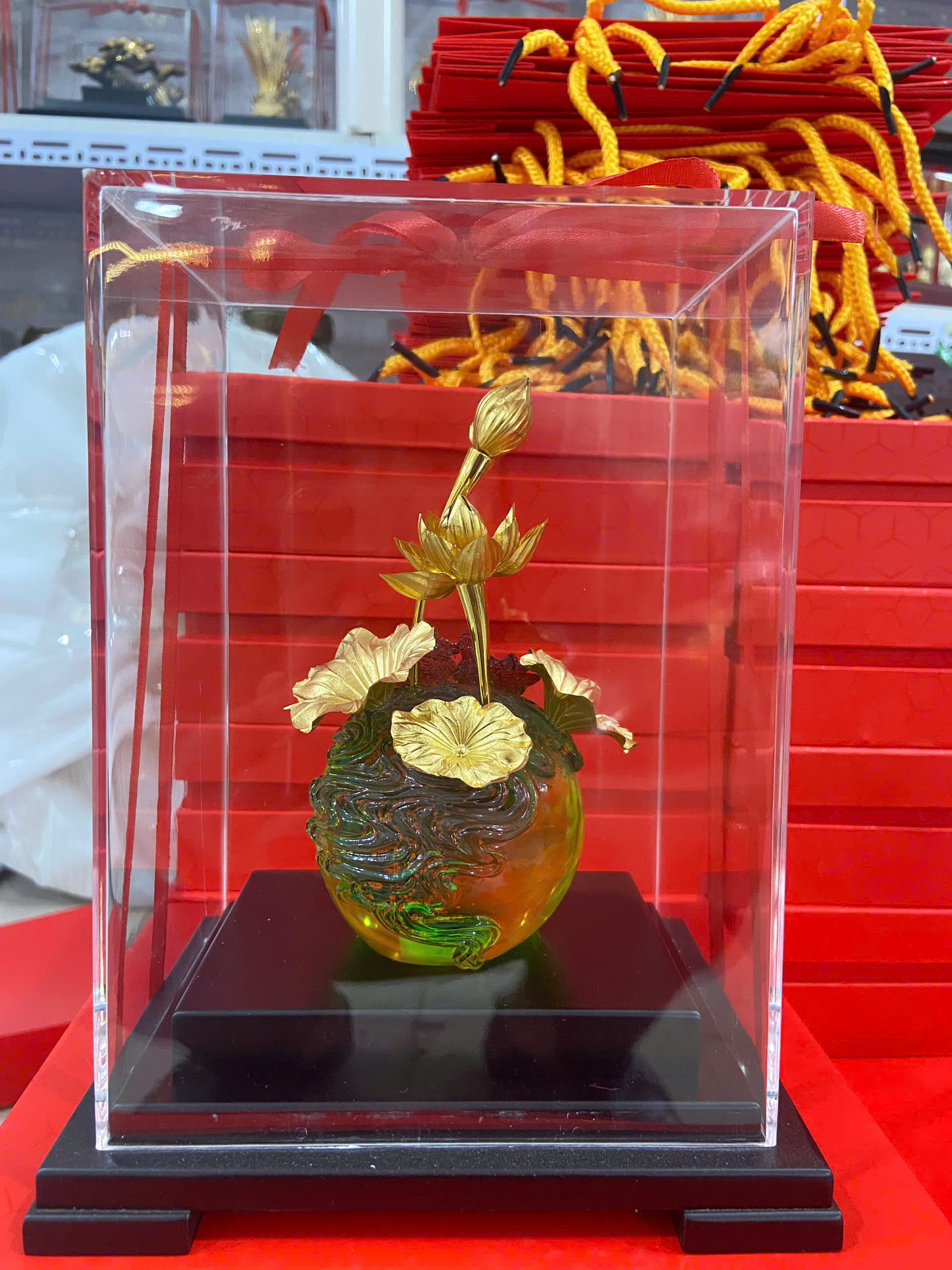 Cây hoa sen mạ vàng 24k - quà tặng hoa sen mạ vàng 24k cao 22 cm 