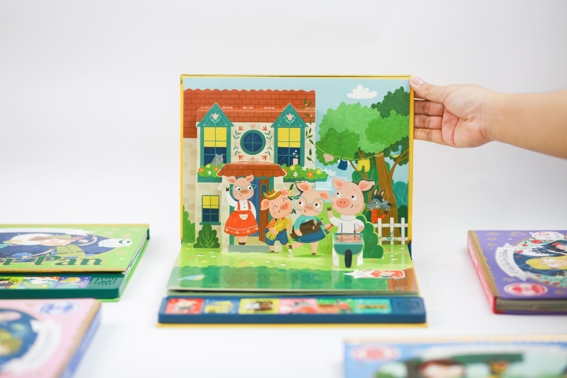 FAIRYTALES POP-UP SOUND BOOK: THREE LITTLE PIGS (North Parade)_thumbnail_3