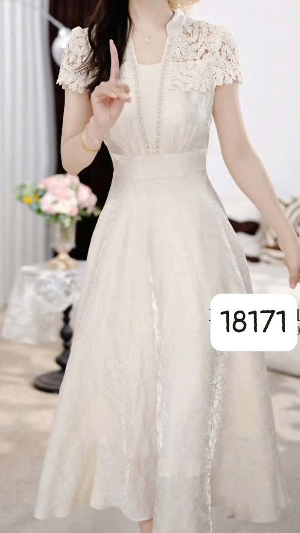 18171-Đầm xòe trắng vai phối ren viền cách điệu ( voan tơ nha xá,lót, ren)