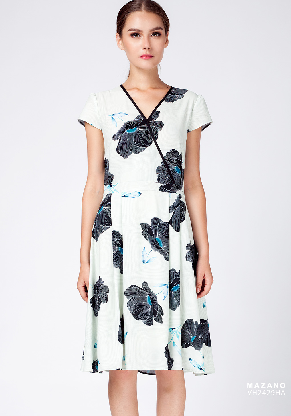 Váy hoa nền ghi cổ cách điệu_thumbnail_2