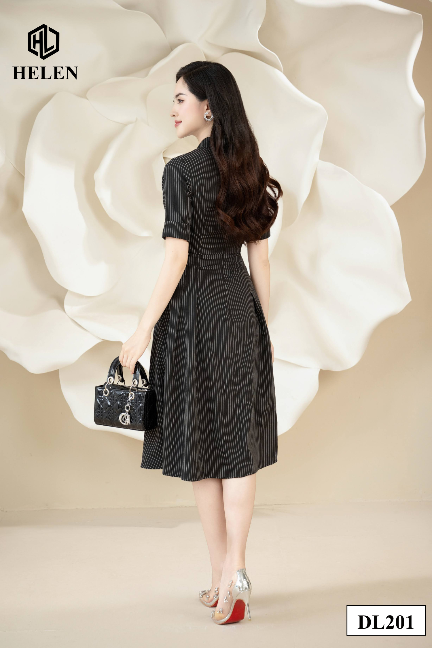 Đầm xòe kẻ đen cổ đức đính cúc DL201