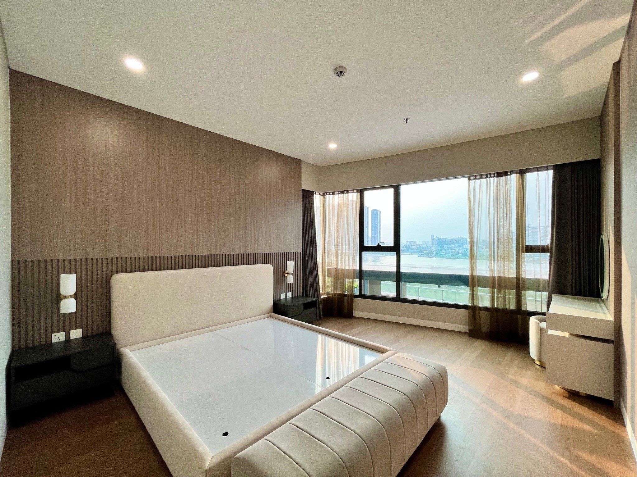 Căn hộ The River Thủ Thiêm nội thất cơ bản diện tích 185m²._thumbnail_1