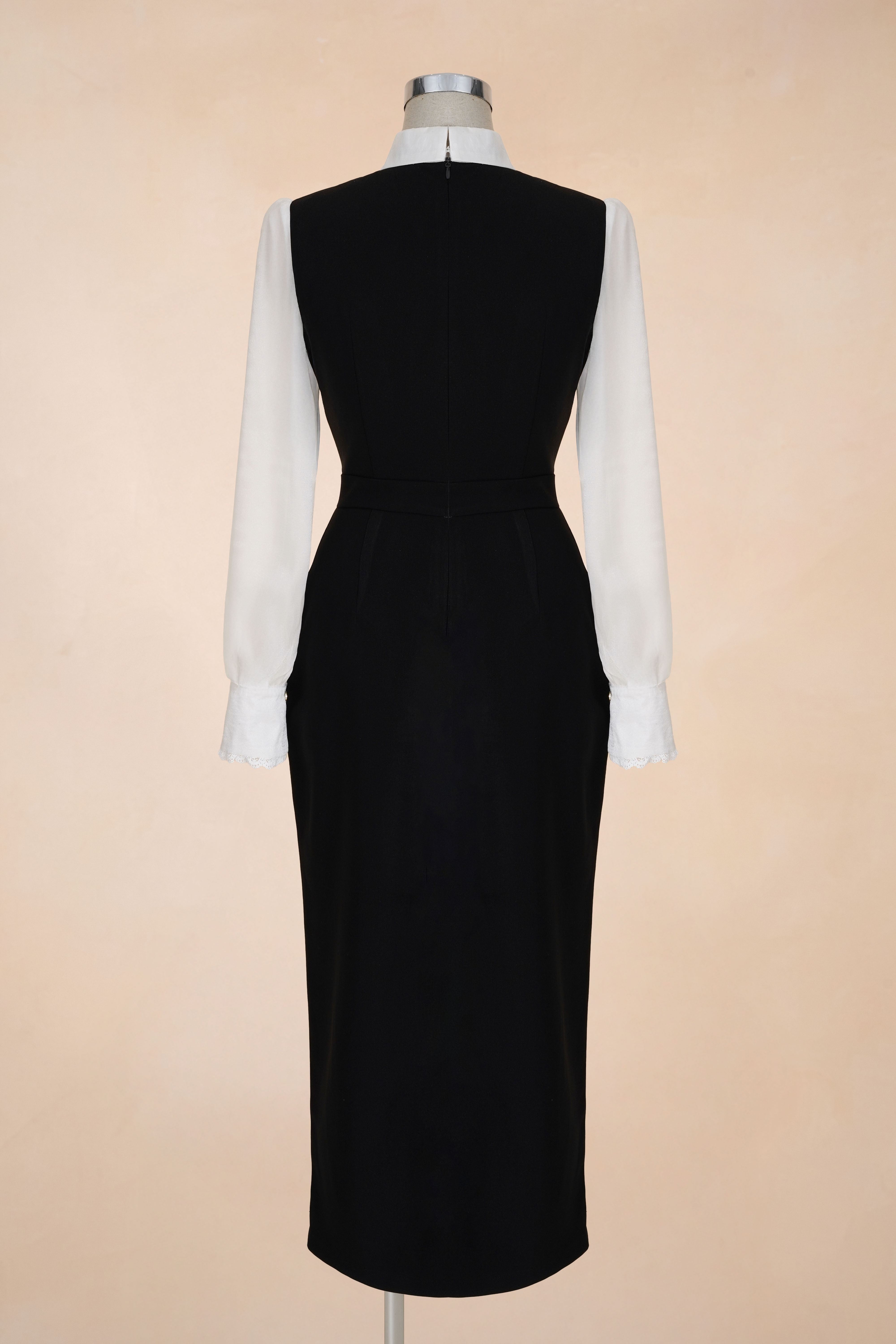 Đầm Bút Chì Ren Bèo Ngực Tag Cài