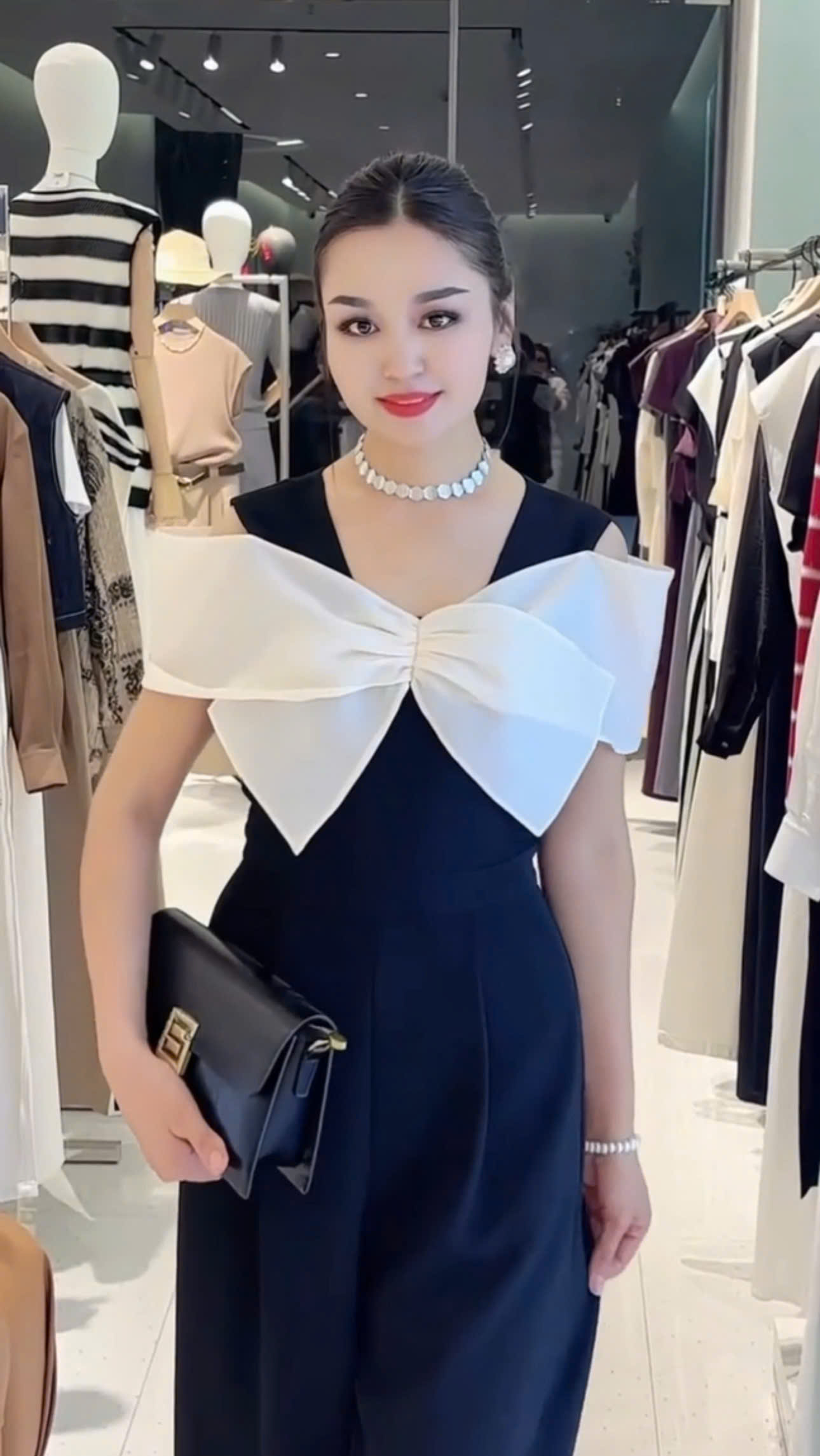 Jumpuit dài thiết kế phối nơ quần ống rộng Phong Cách_thumbnail_4