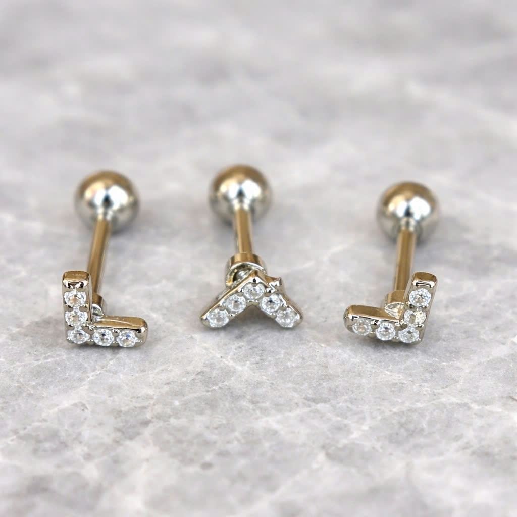 Khuyên kiểu chữ V đá trắng dẹt_thumbnail_3