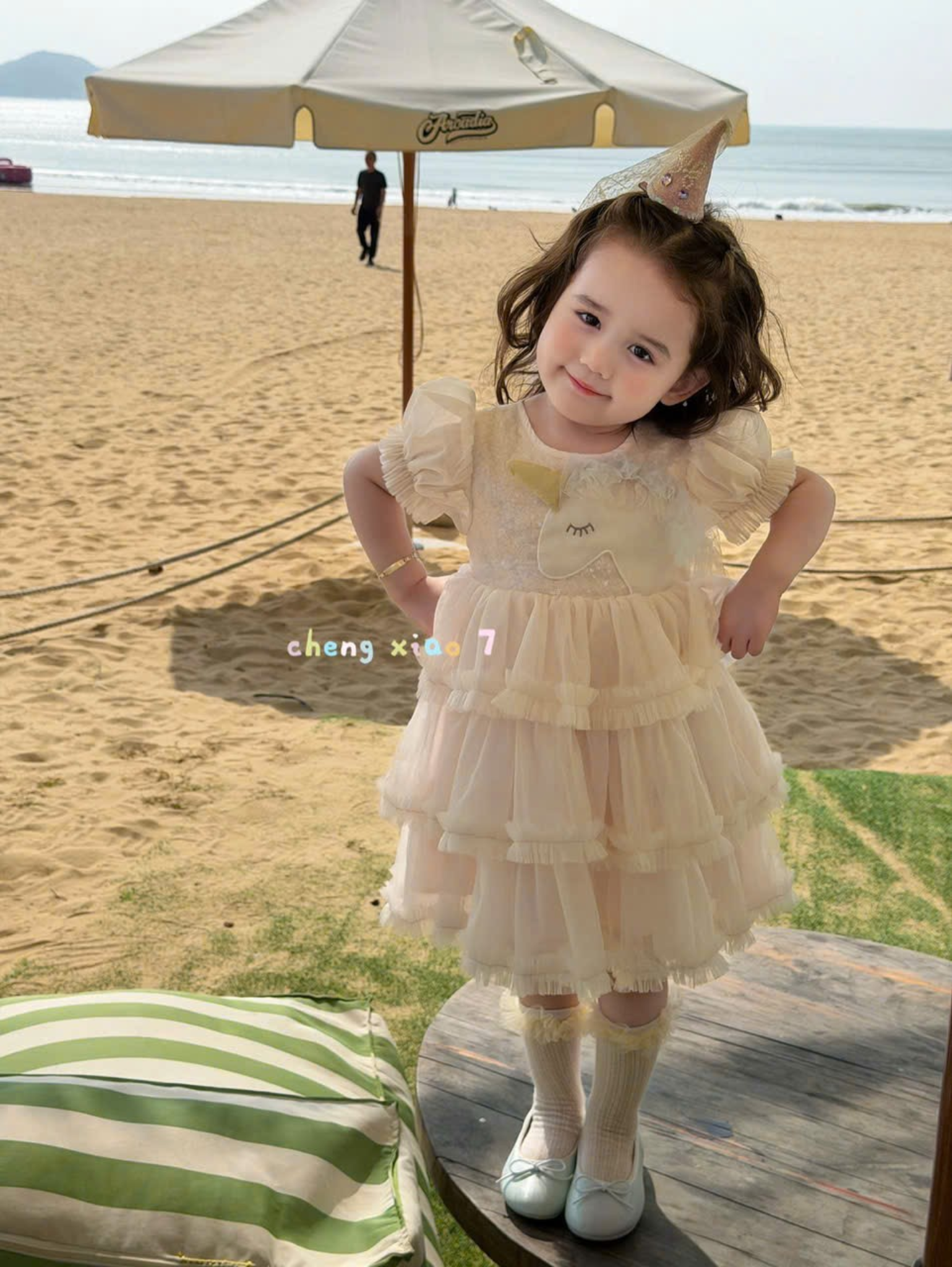 CX44 - Váy voan tầng phối hình thiên nga kem hãng CX7