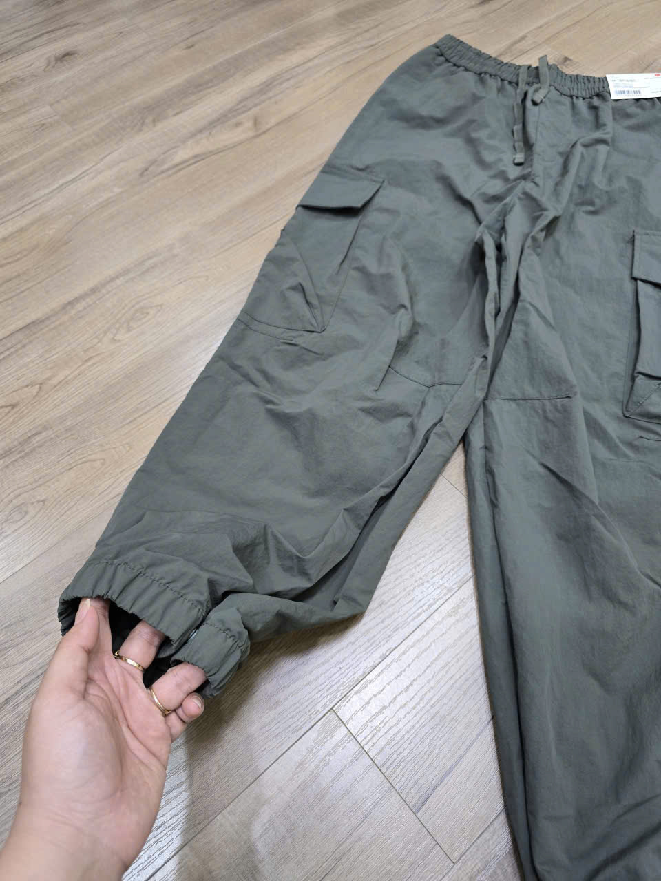 Quần dù lưng thun nữ ( ĐEN )_thumbnail_4