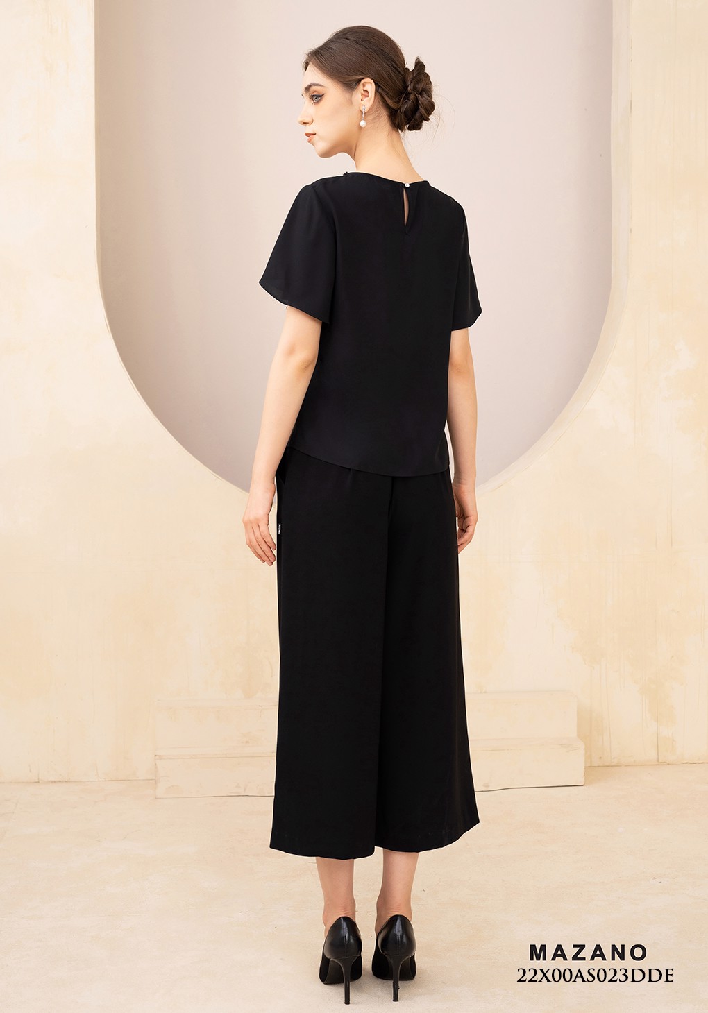 Áo top đen suông đính đá cách điệu_thumbnail_2