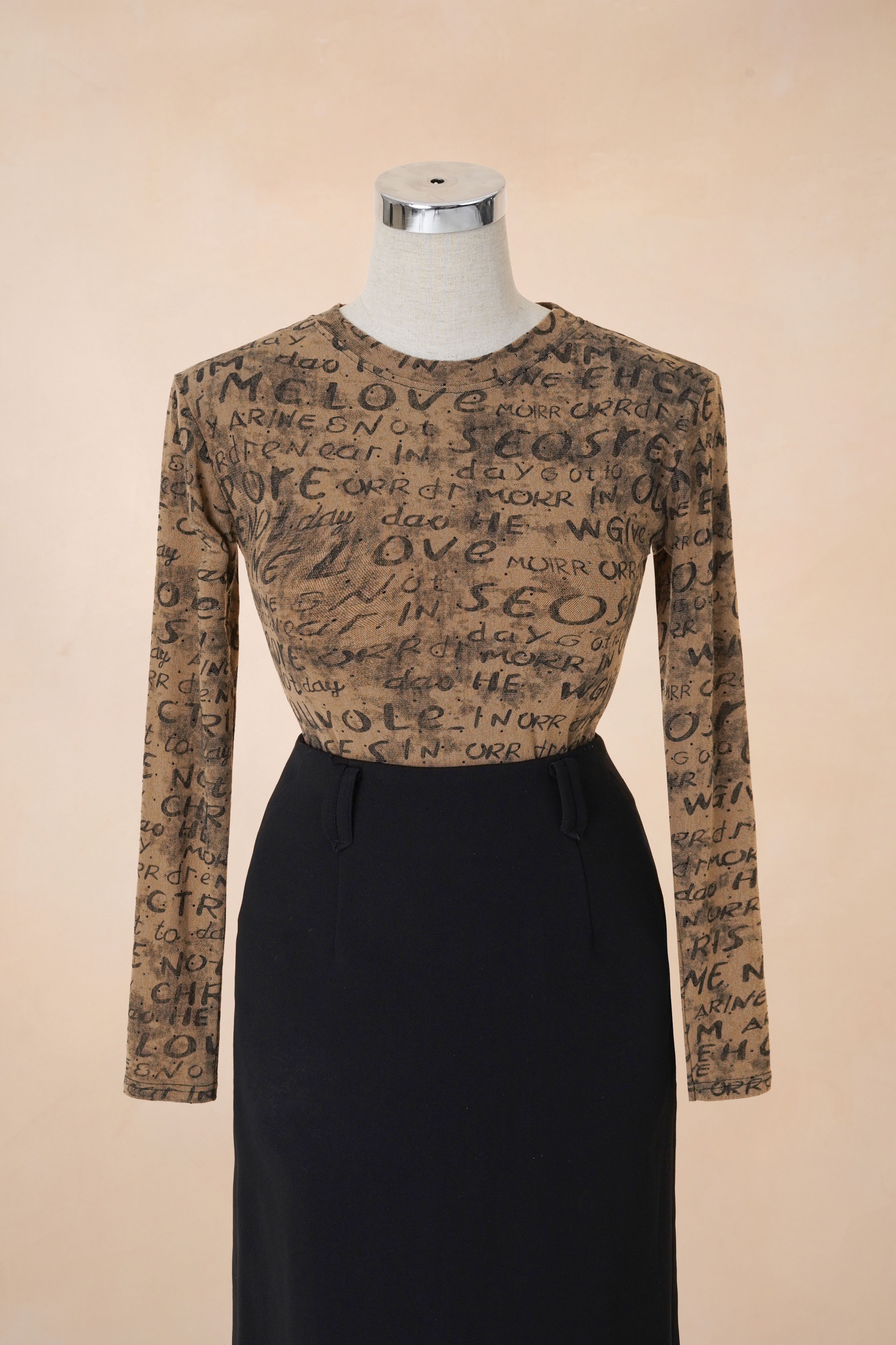 Áo Chữ Ép Nhiệt Đá Tay Dài