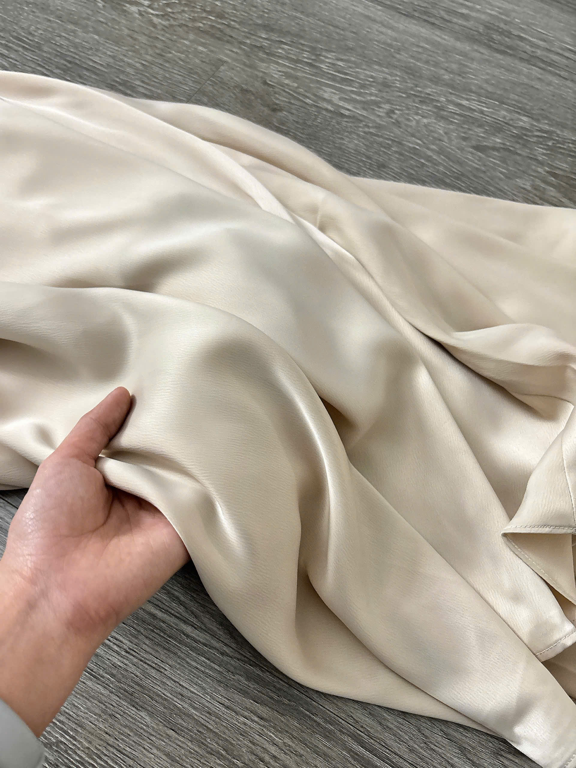 C94 CHÂN VÁY LỤA KEM_thumbnail_10