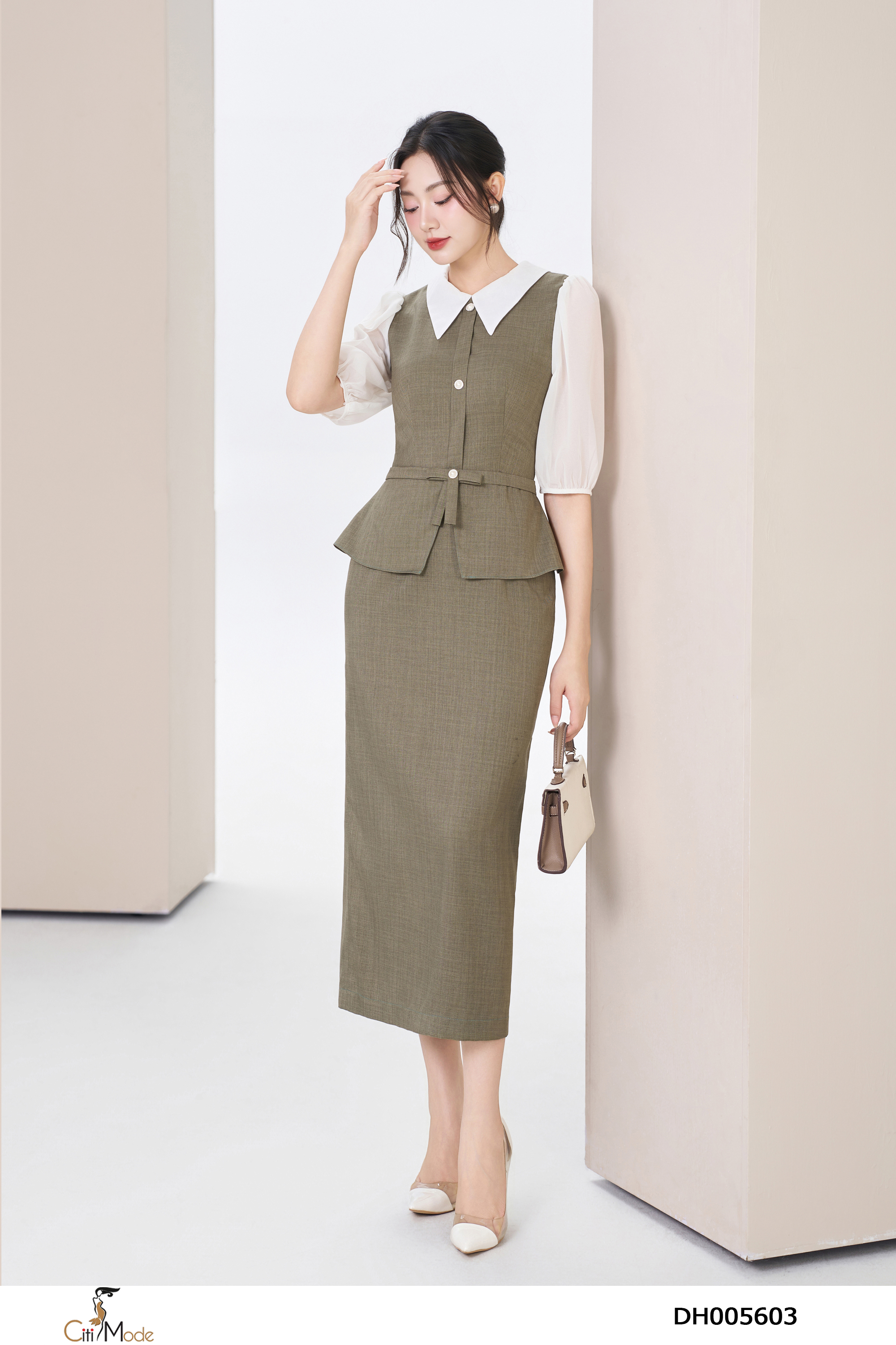 Đầm ôm peplum rêu cổ đức phối tắng tay lỡ