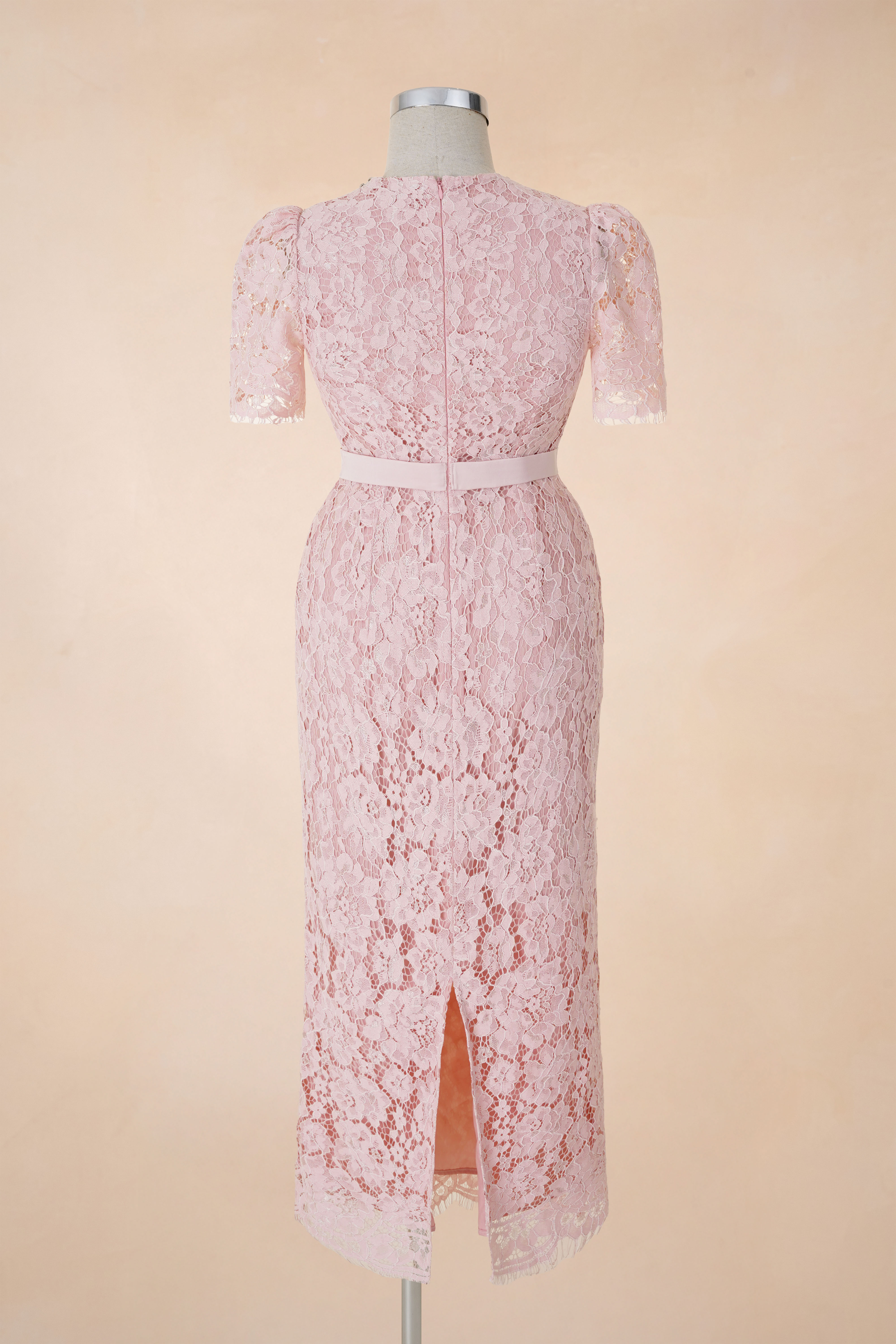 Đầm Bút Chì Ren Cổ Đá TB