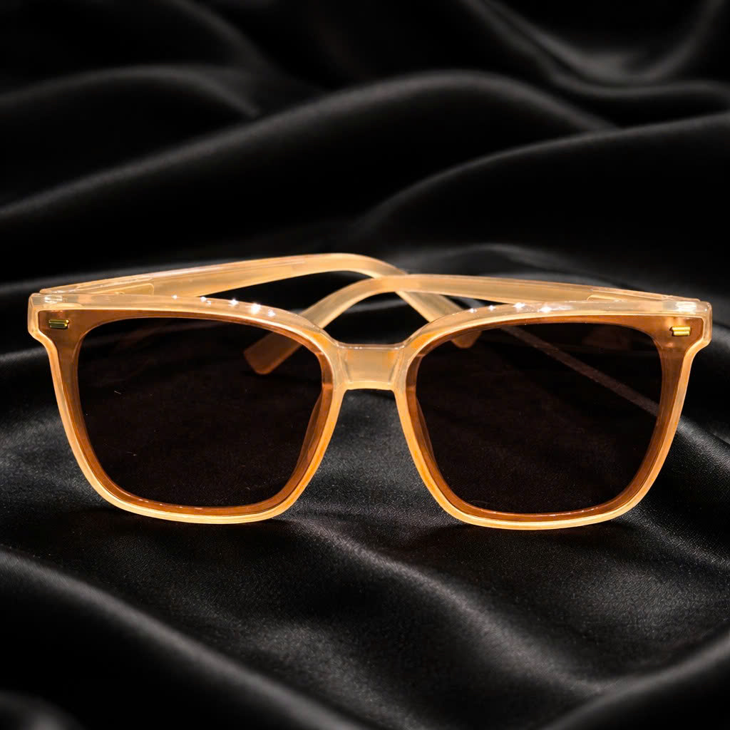 Kính mắt Gentle Monster màu kem