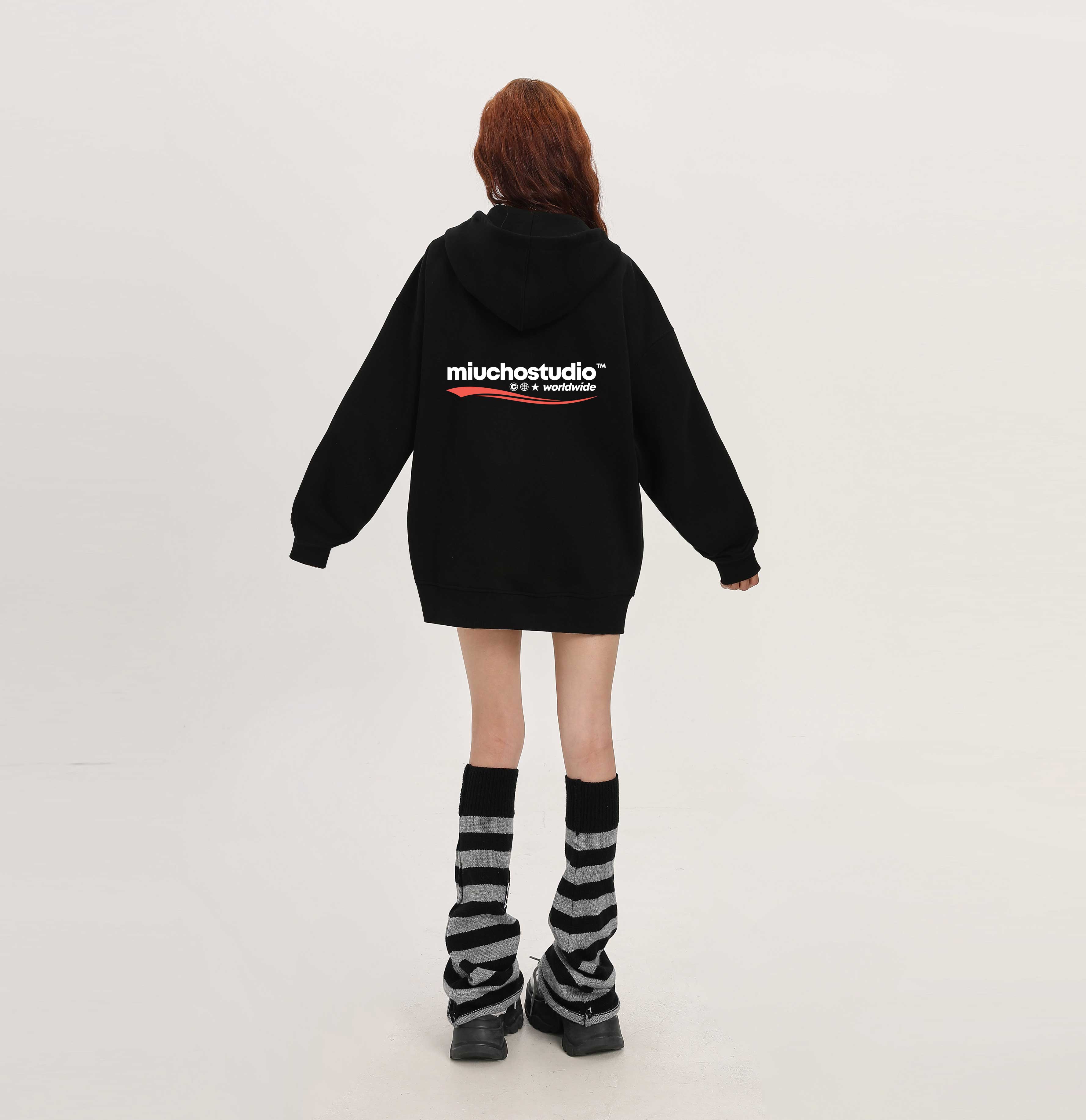 Áo hoodie zip local brand form rộng vải nỉ chân cua HZD1637 Miucho in typography_thumbnail_3