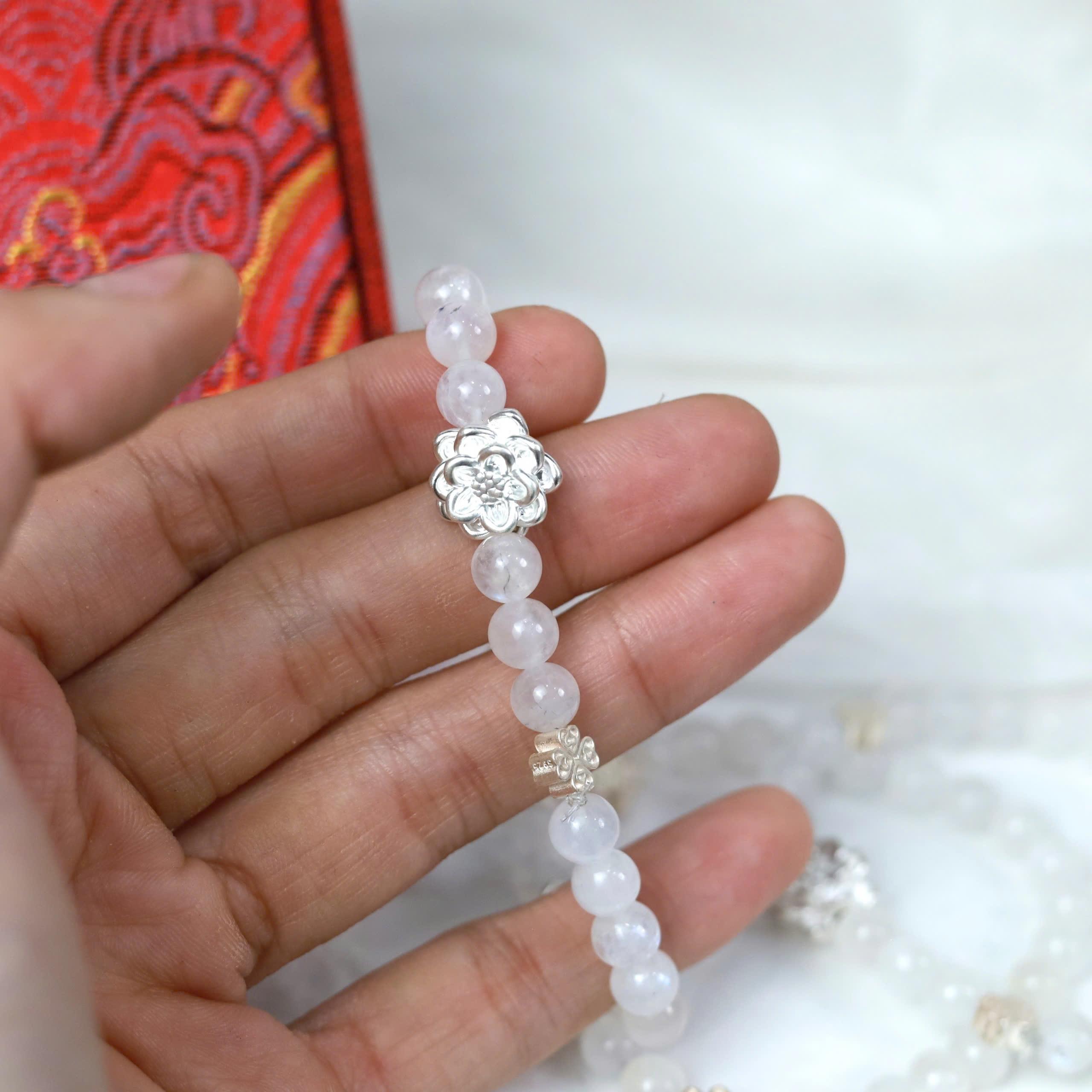 Vòng tay đá mặt trăng mix charm sen bạc_thumbnail_1