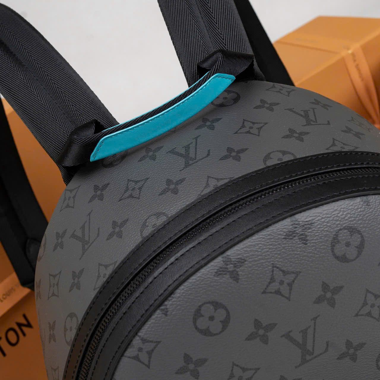 Ba lô nam Louis Vuitton Discovery PM hoa xám_thumbnail_7