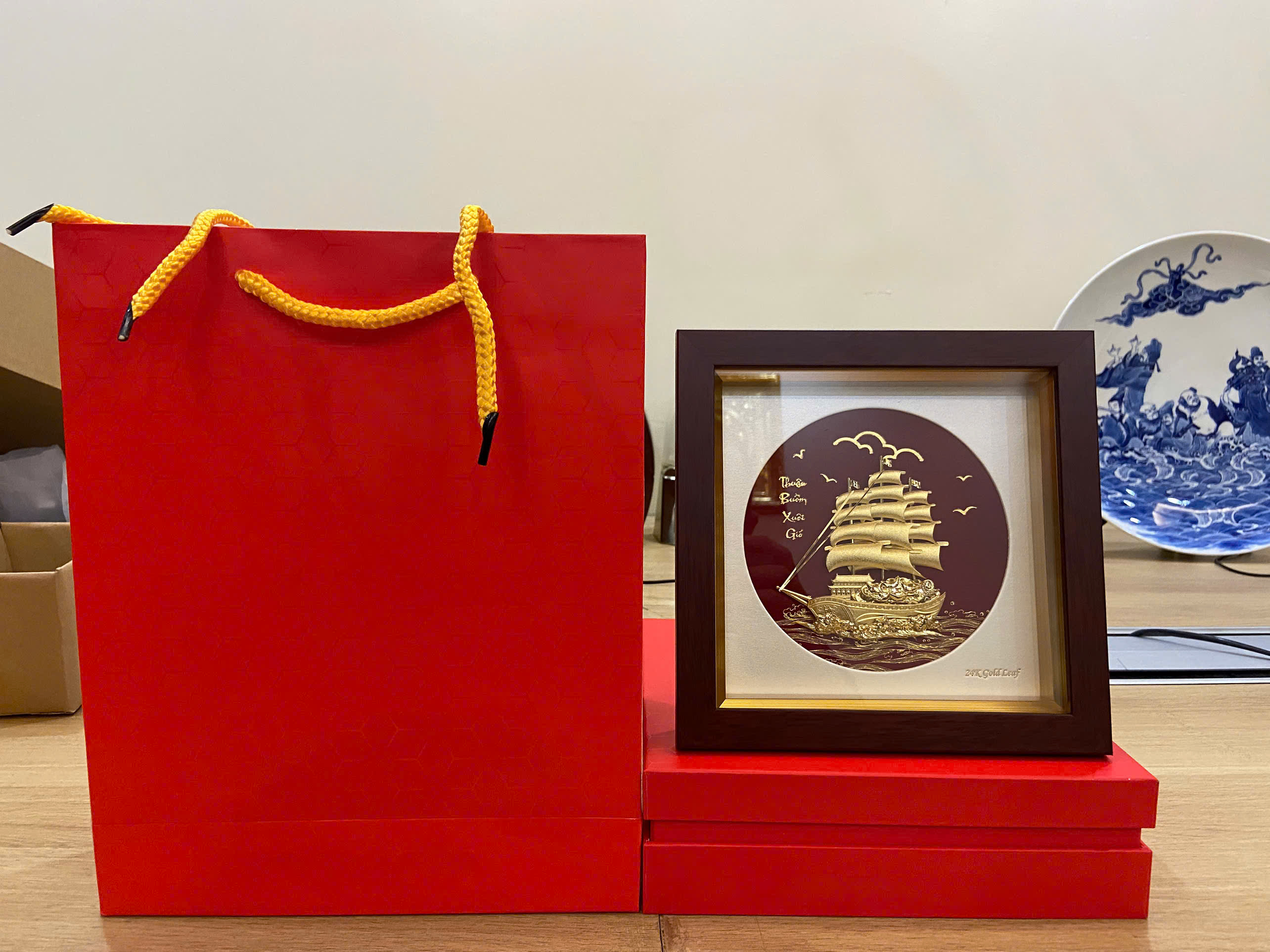 Tranh thuyền thuận buồm xuôi gió mạ vàng 24k kích thước 20 x 20 cm
