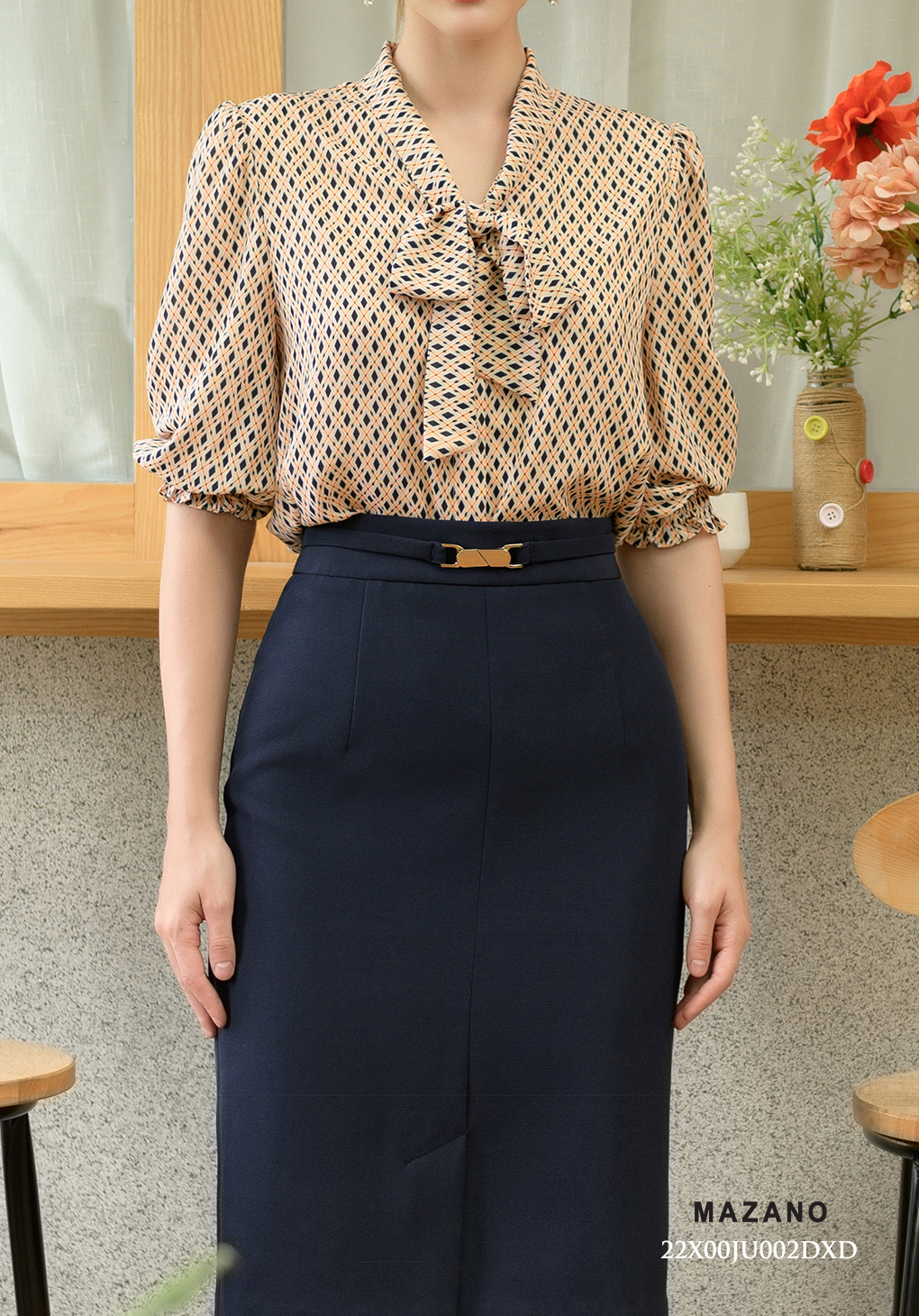 Chân váy Juyp vải Tuytxilen màu xanh đậm, xẻ trước phối đai cách điệu_thumbnail_3