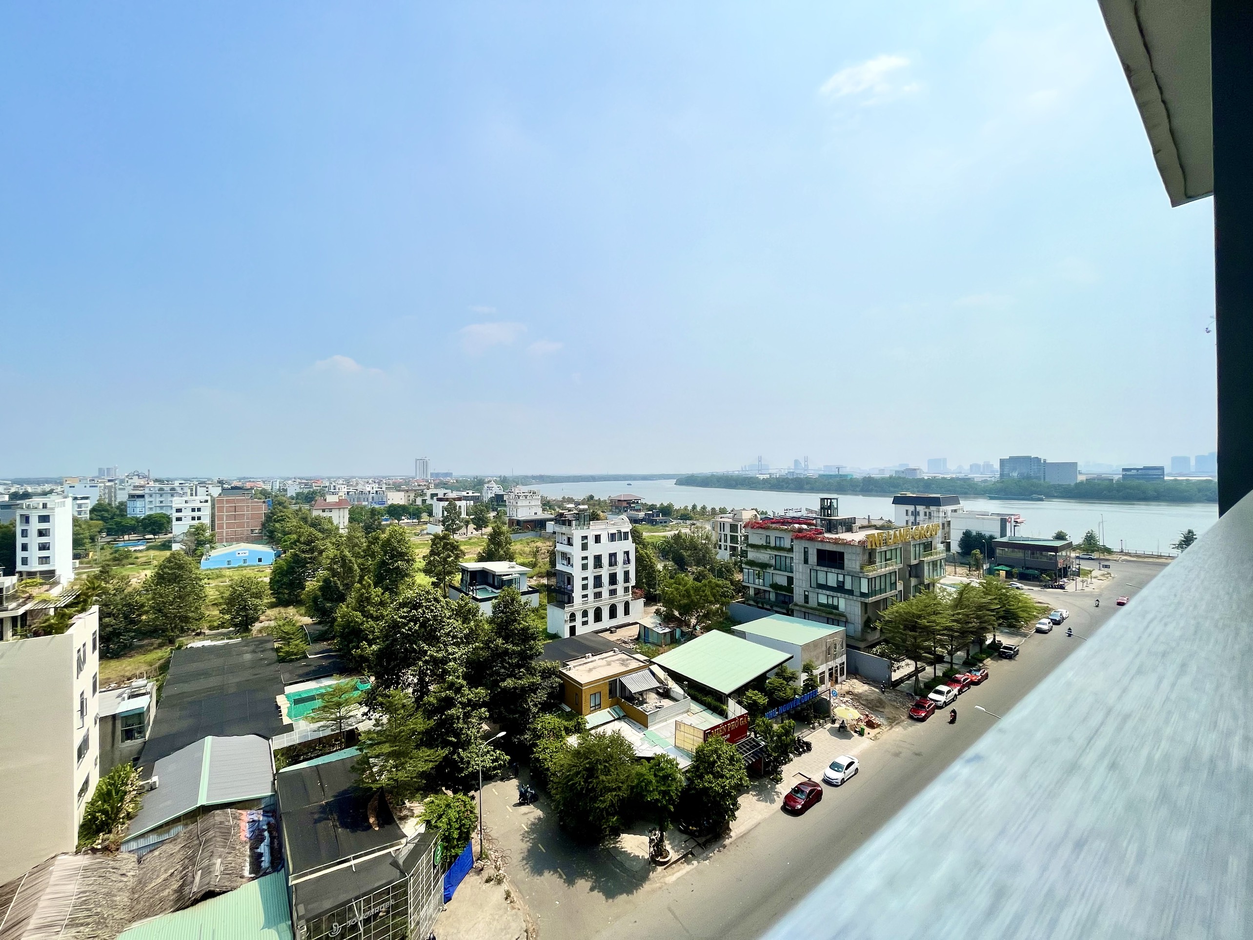 Cho thuê 2 phòng ngủ One Verandah, trang bị mới cao cấp, view sông cực đẹp_thumbnail_5