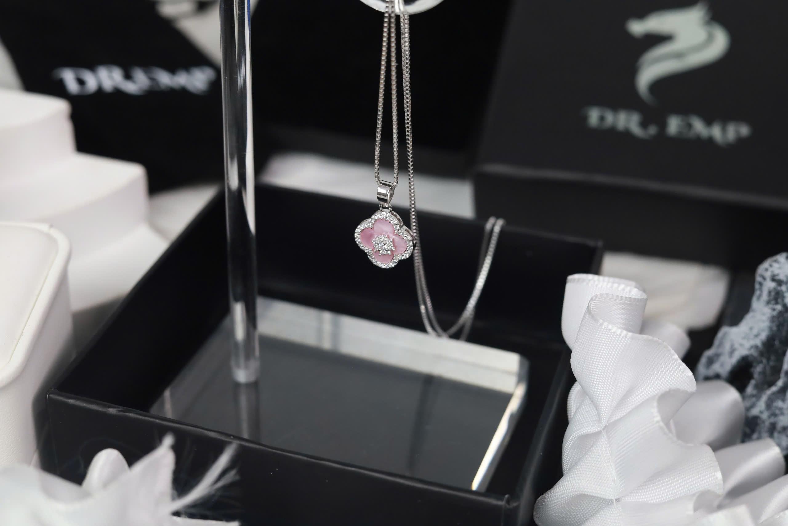 Vòng cổ bạc xi kim 4 lá xà cừ hồng xi bạch kim_thumbnail_1