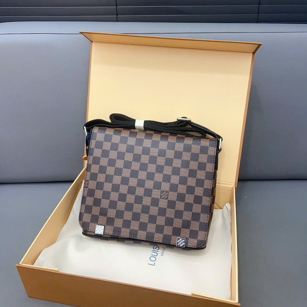 Túi đeo chéo nam Louis Vuitton District PM Damier Graphite Canvas_thumbnail_1
