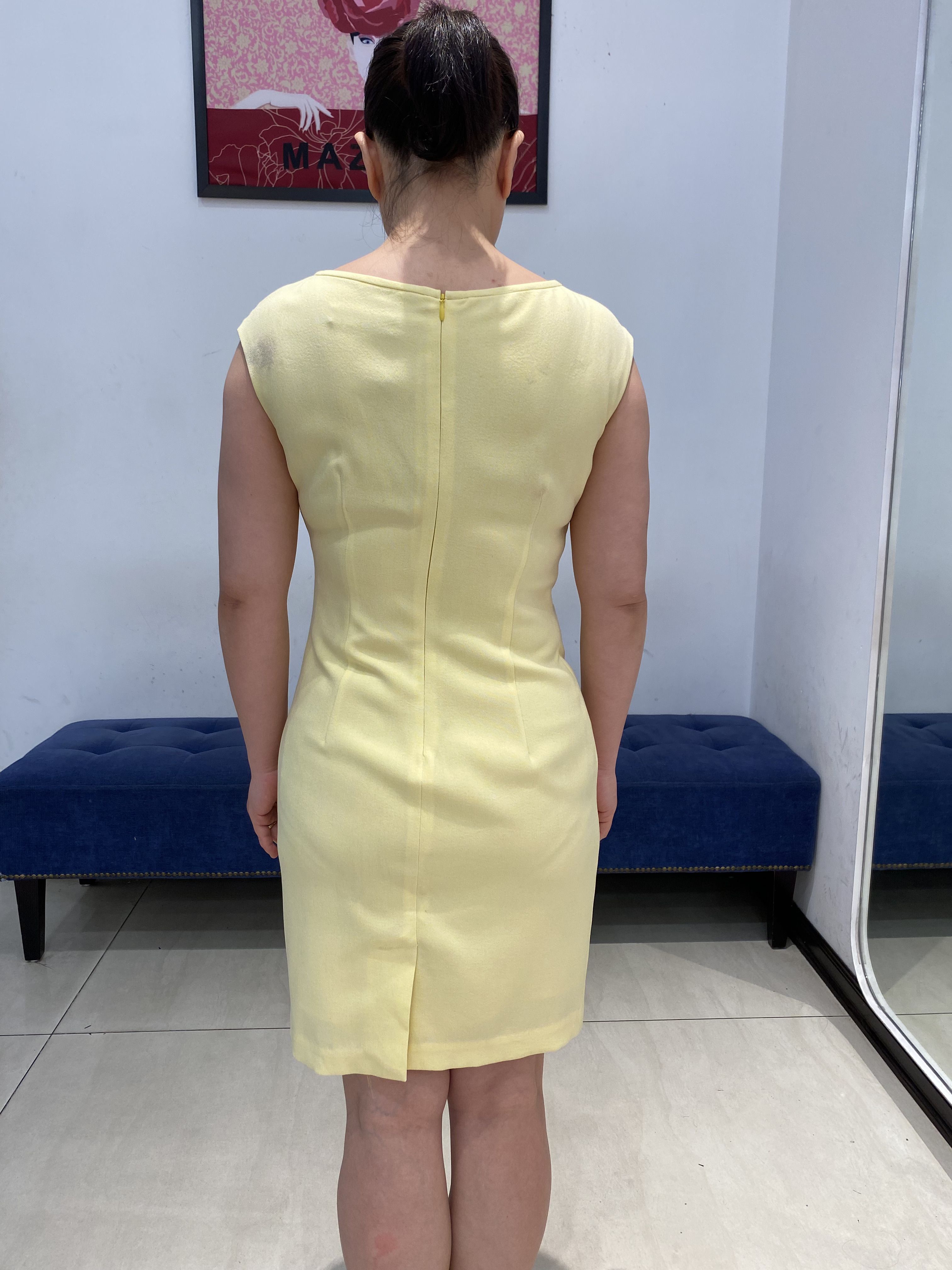 Đầm ôm vàng cổ tròn sát tay_thumbnail_3