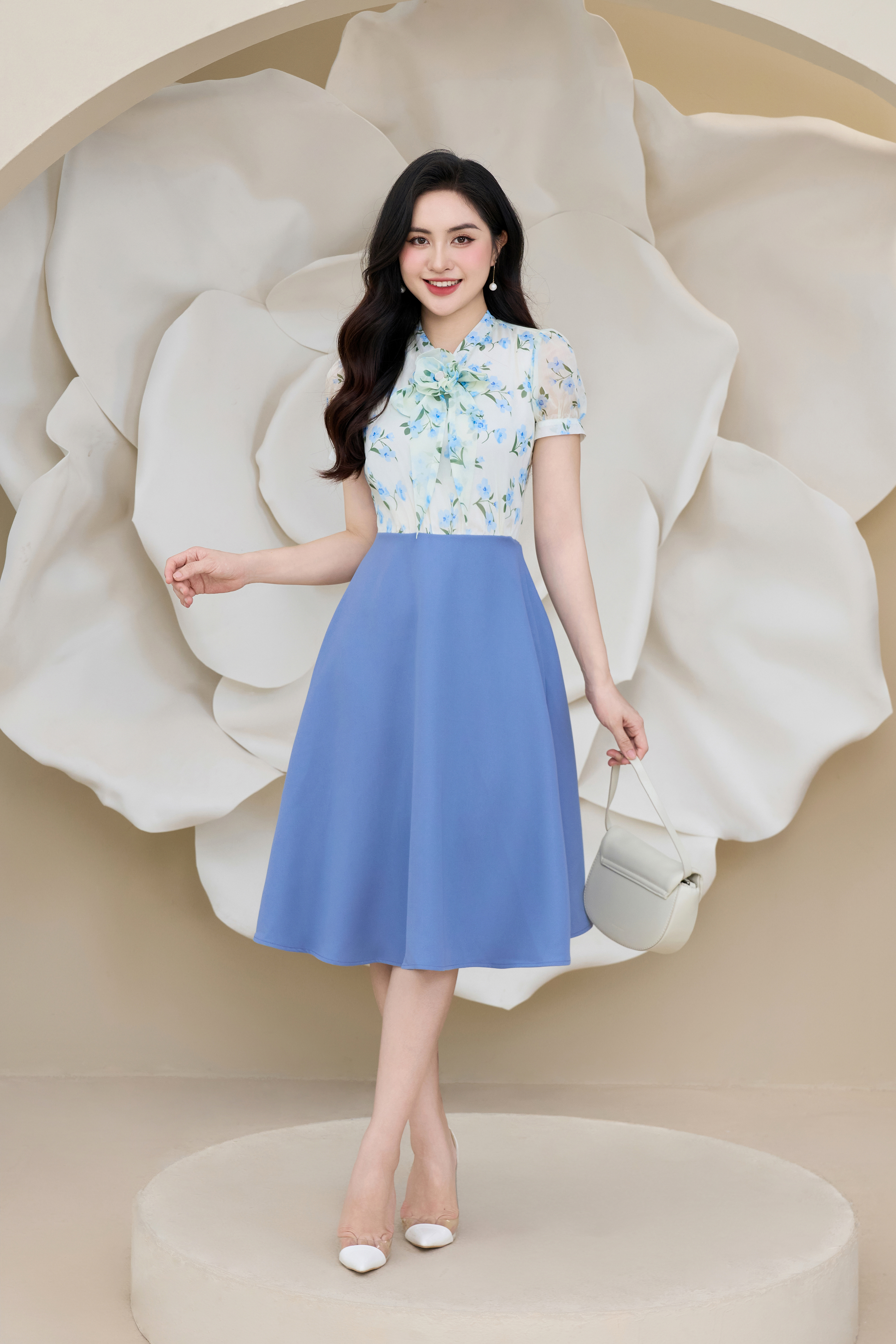 Đầm hoa xanh phối chân váy 1 màu_thumbnail_2