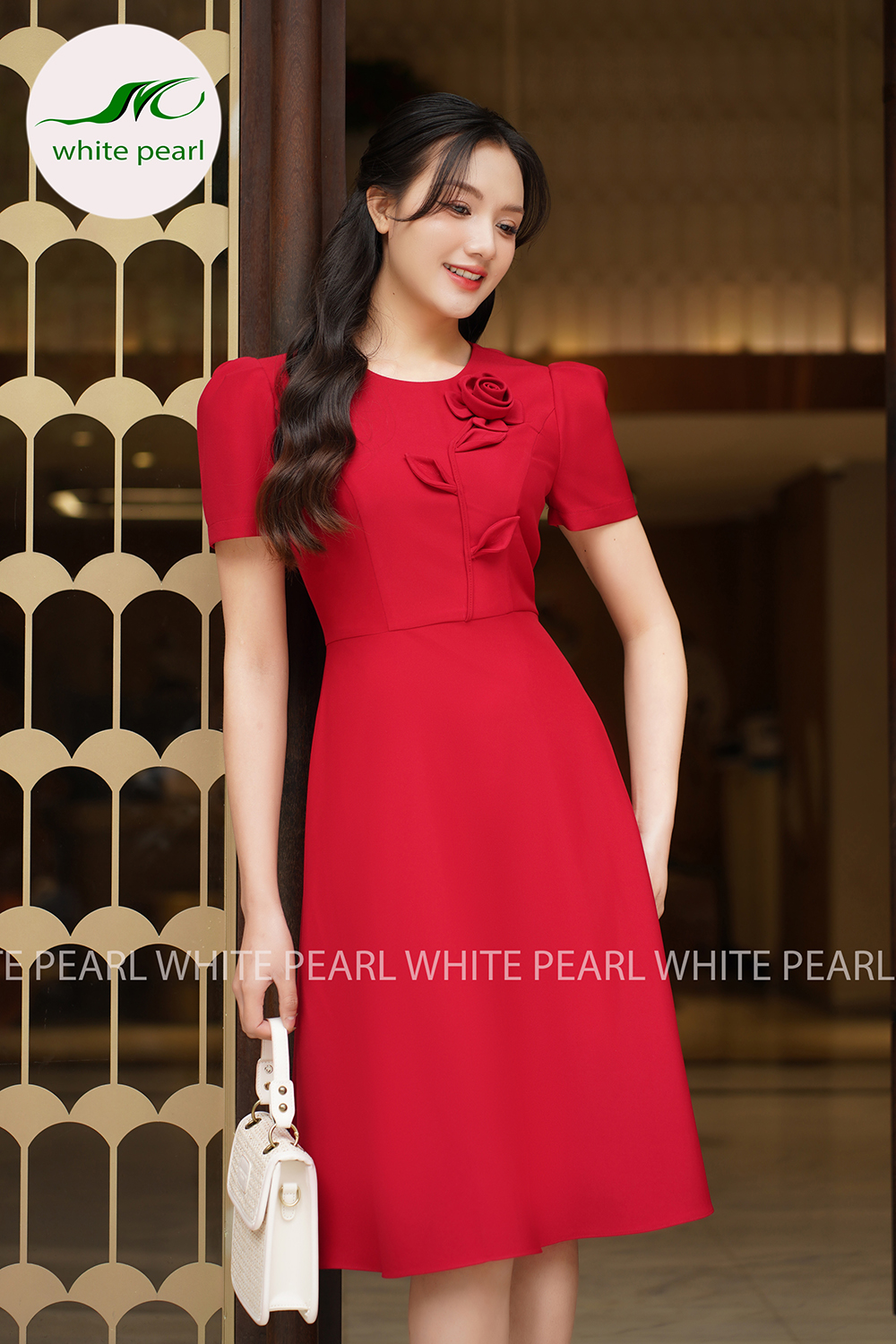 Mẫu đầm xòe liền cổ tròn đính hoa D2401 màu Đỏ thời trang công sở cao cấp White Pearl_thumbnail_2