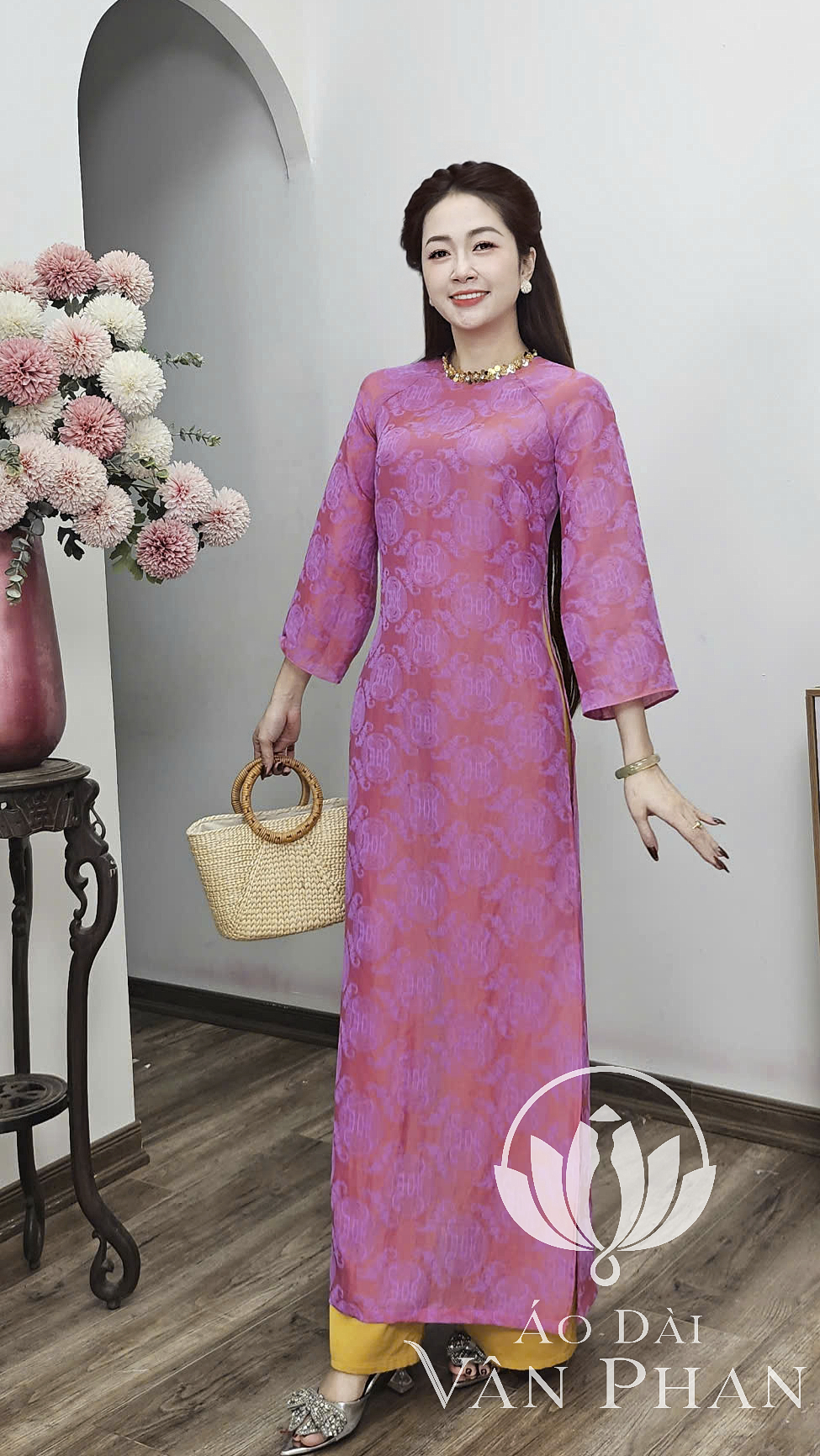 CT375 áo dài cách tân cổ khít tay loe tơ tằm tím