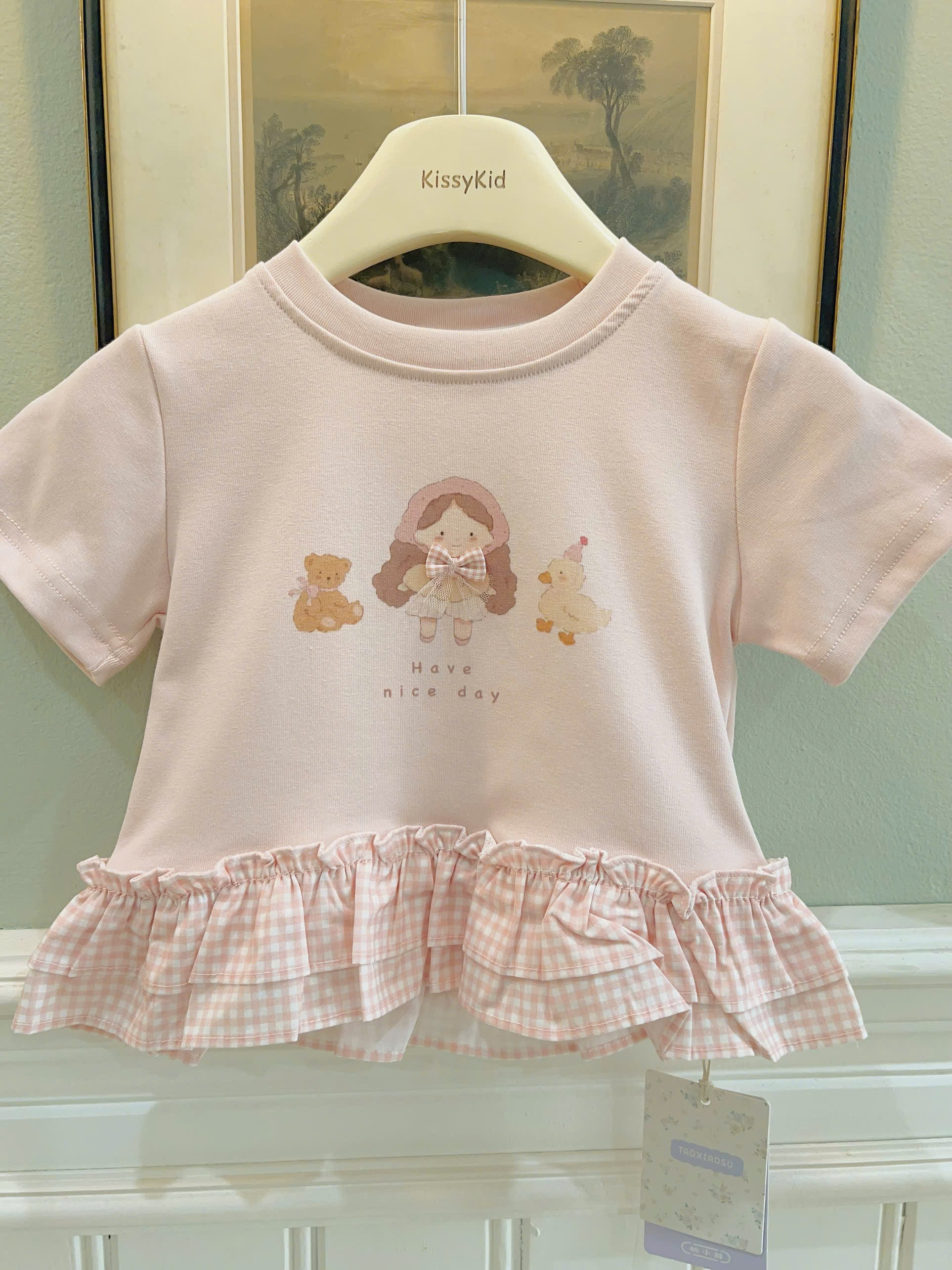 (C35) Áo thun cộc tay viền bèo caro hoạ tiết cô gái hãng TXNB