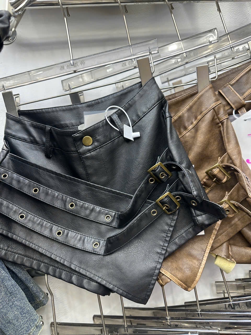 Chân váy da khuy - K66