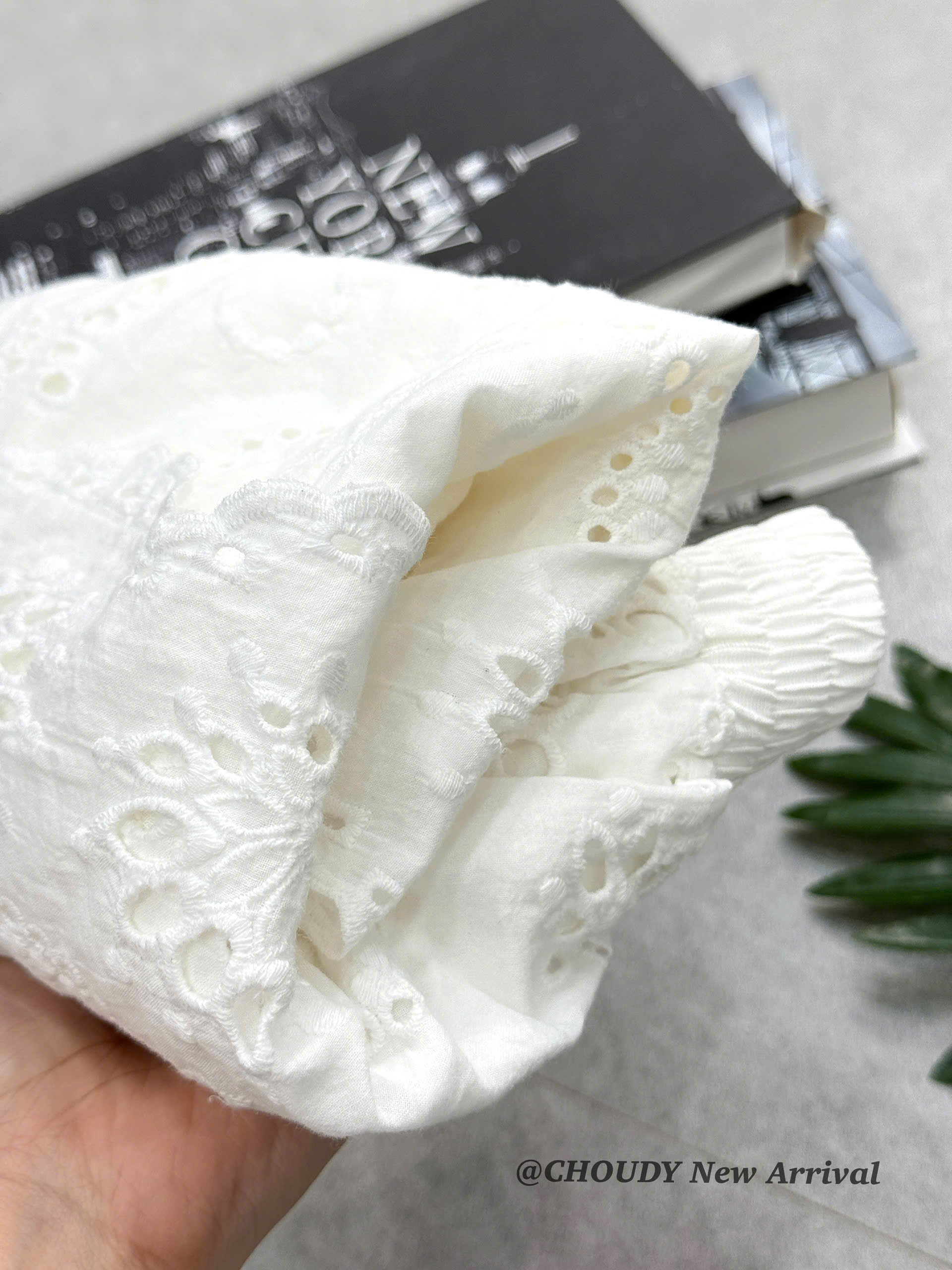 U35 CHÂN VÁY REN TRẮNG_thumbnail_4