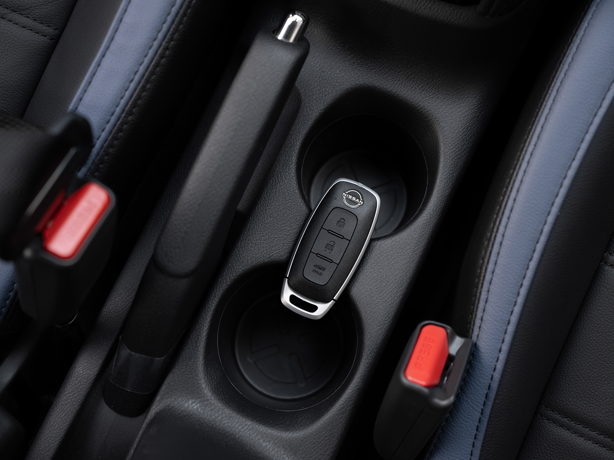 Nissan Almera VL cao cấp_thumbnail_9