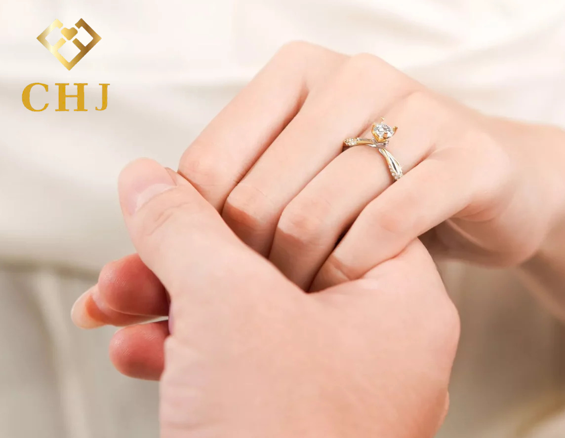 Nhẫn Cầu Hôn Đeo Ngón Nào? Ý Nghĩa Tình Yêu Và Những Điều Cần Nhớ