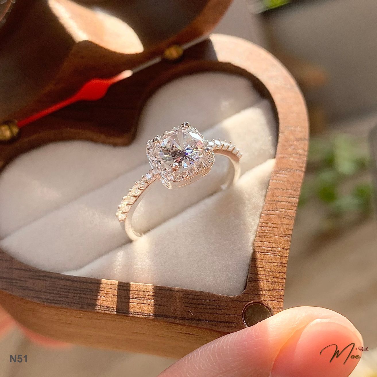 N51 - Nhẫn đá chủ vuông 6ly viền đá_thumbnail_1