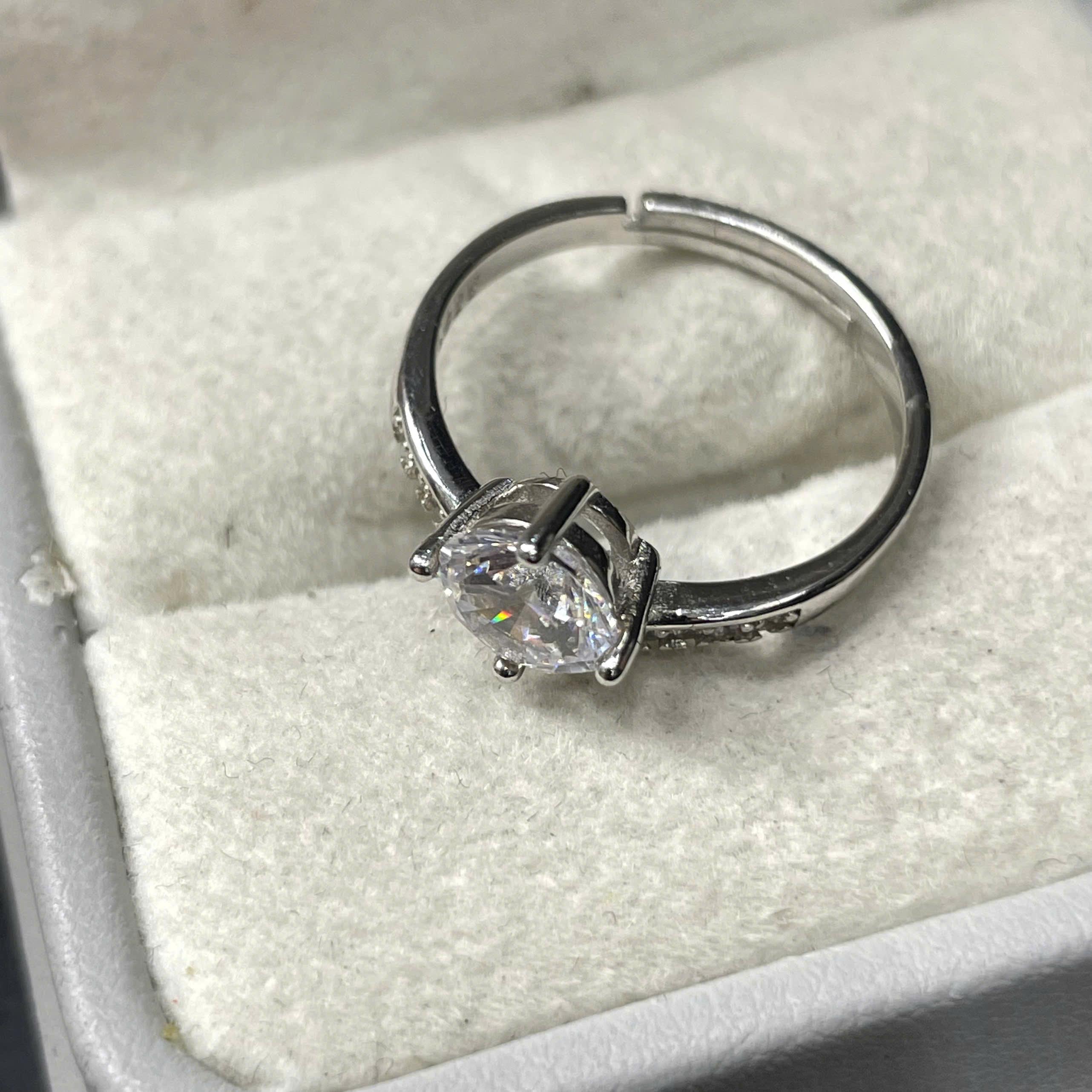 nhẫn bạc kim cương trắng to như vương miện chỉnh size được_thumbnail_1