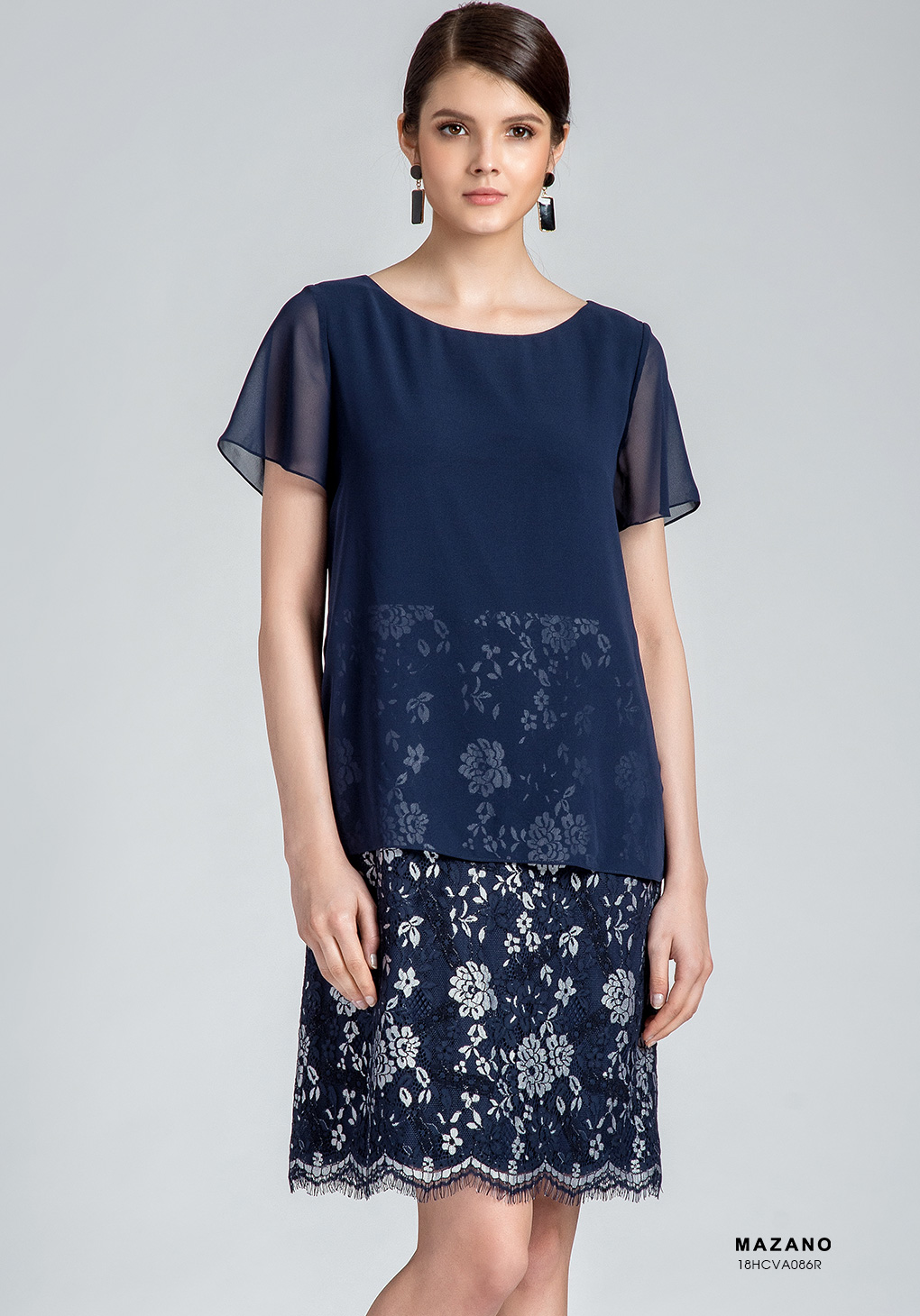 Váy ren xanh phủ tà cách điệu_thumbnail_3