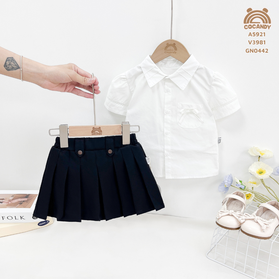 Chân váy ĐEN xếp ly phối cúc