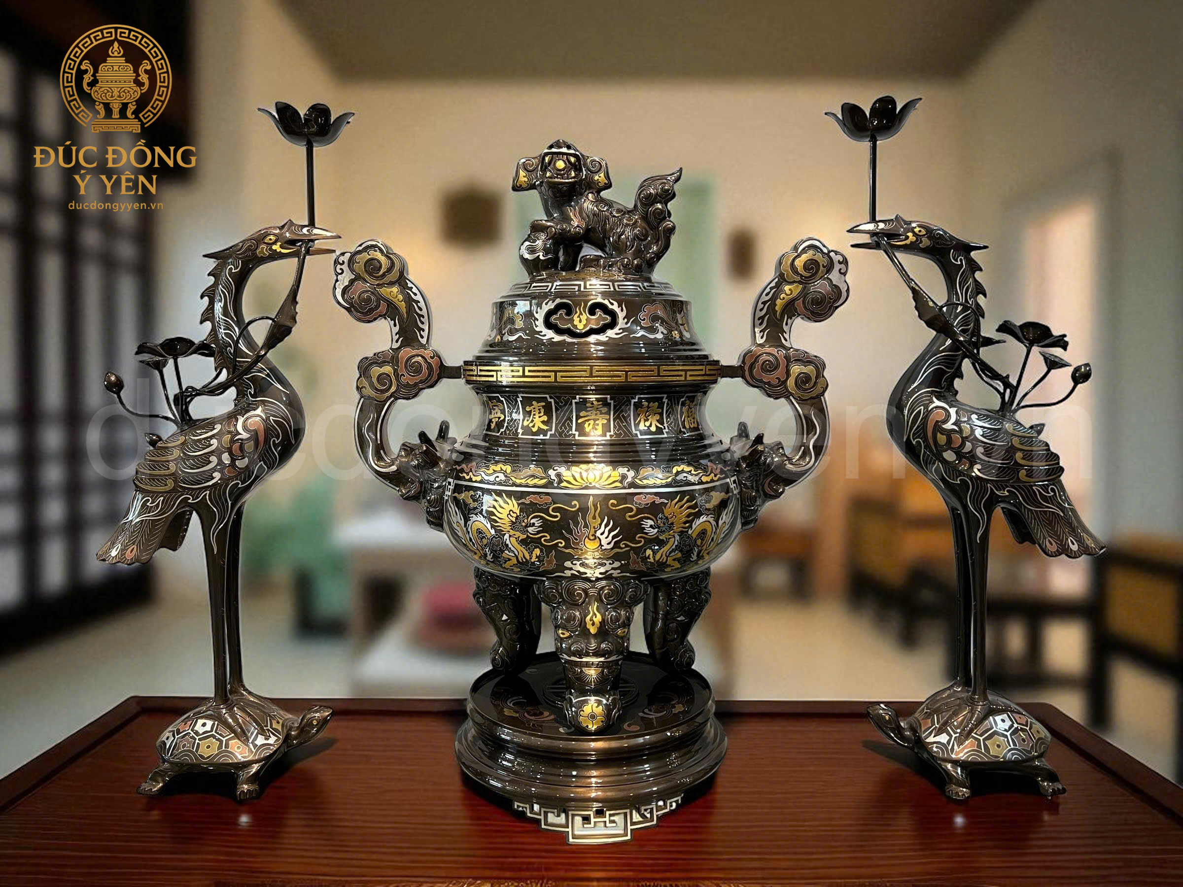 Bộ đồ thờ tam sự cao 60cm đúc đồng đỏ khảm ngũ sắc kỹ 