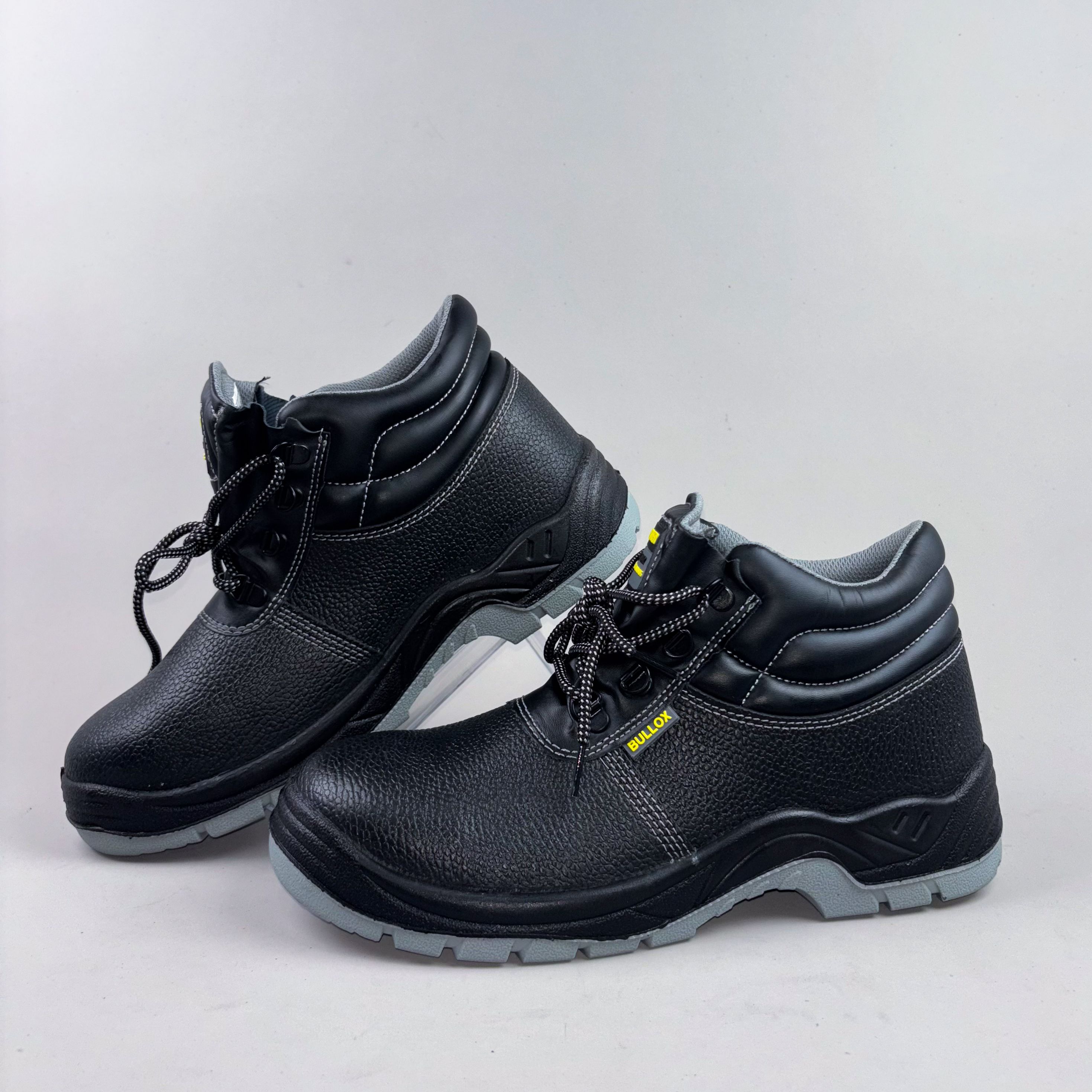 Vanguard Pro Safety Shoes_thumbnail_0