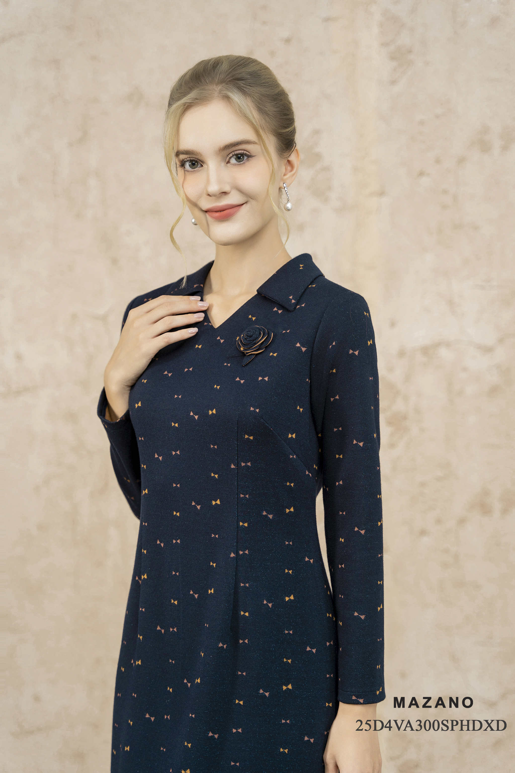 Váy Đầm Ôm Vải dạ len Họa tiết nhí Cổ bẻ có lá cổ Tay dài Dài qua bắp chân_thumbnail_3