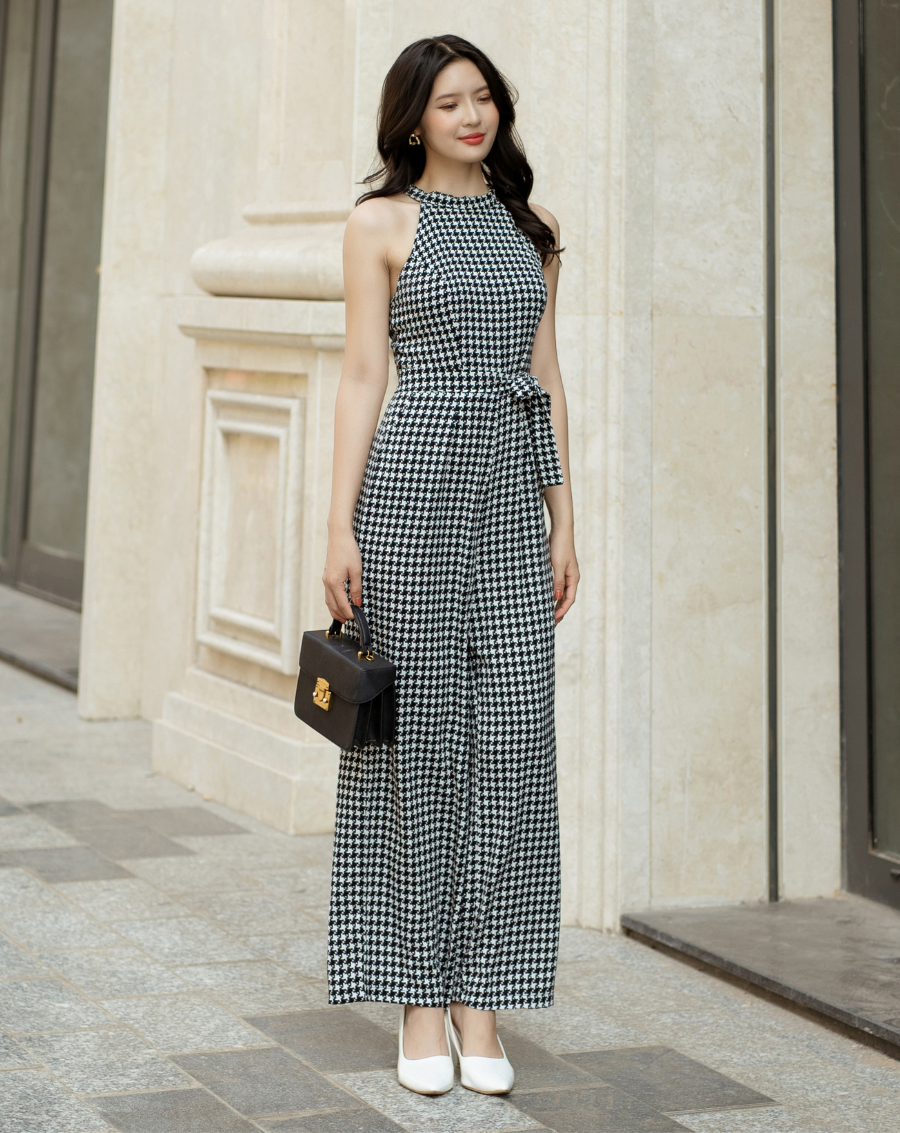 Jumpsuit cổ yếm cột eo họa tiết năng động