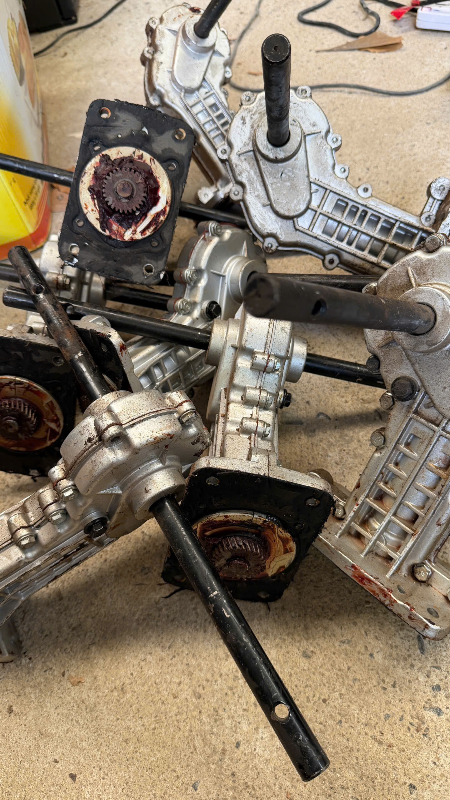 Bộ hộ số giảm tốc đổi góc nhông kim loại máy xới đất nống nghiệp_thumbnail_9